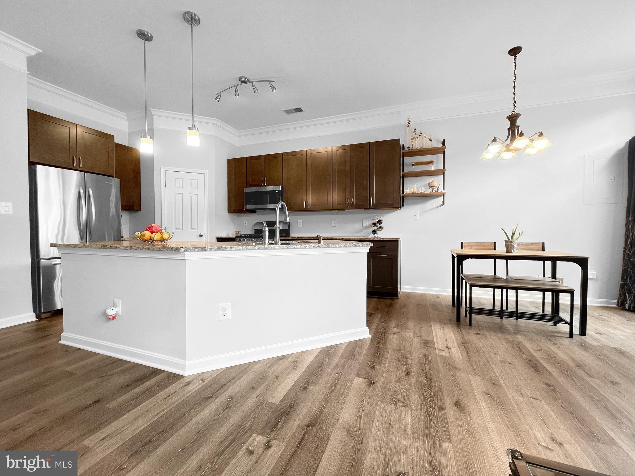 SOUTH RIDING - Residential