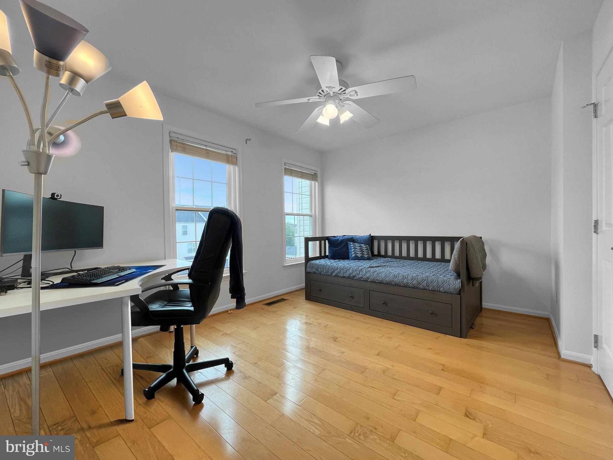 SOUTH RIDING - Residential