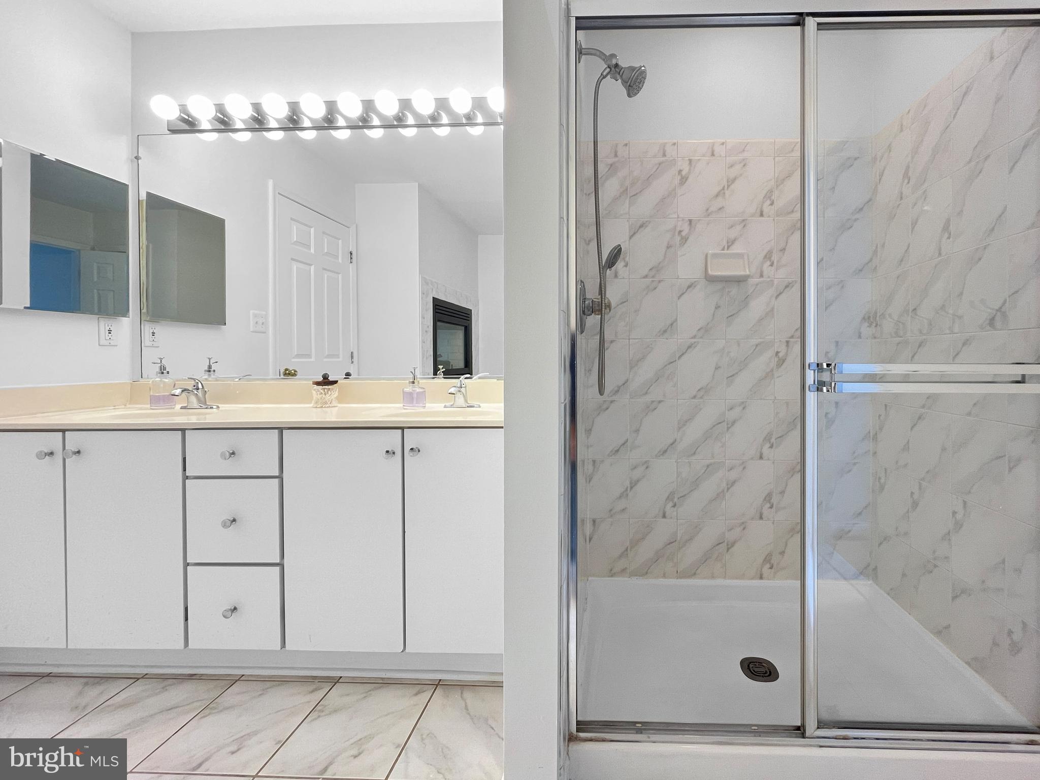 SOUTH RIDING - Residential