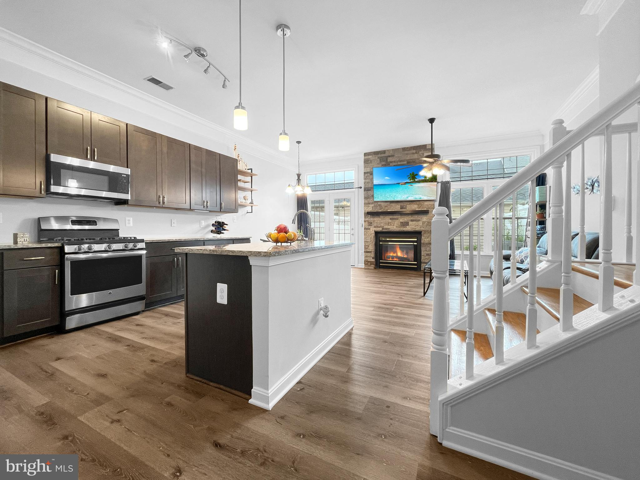 SOUTH RIDING - Residential