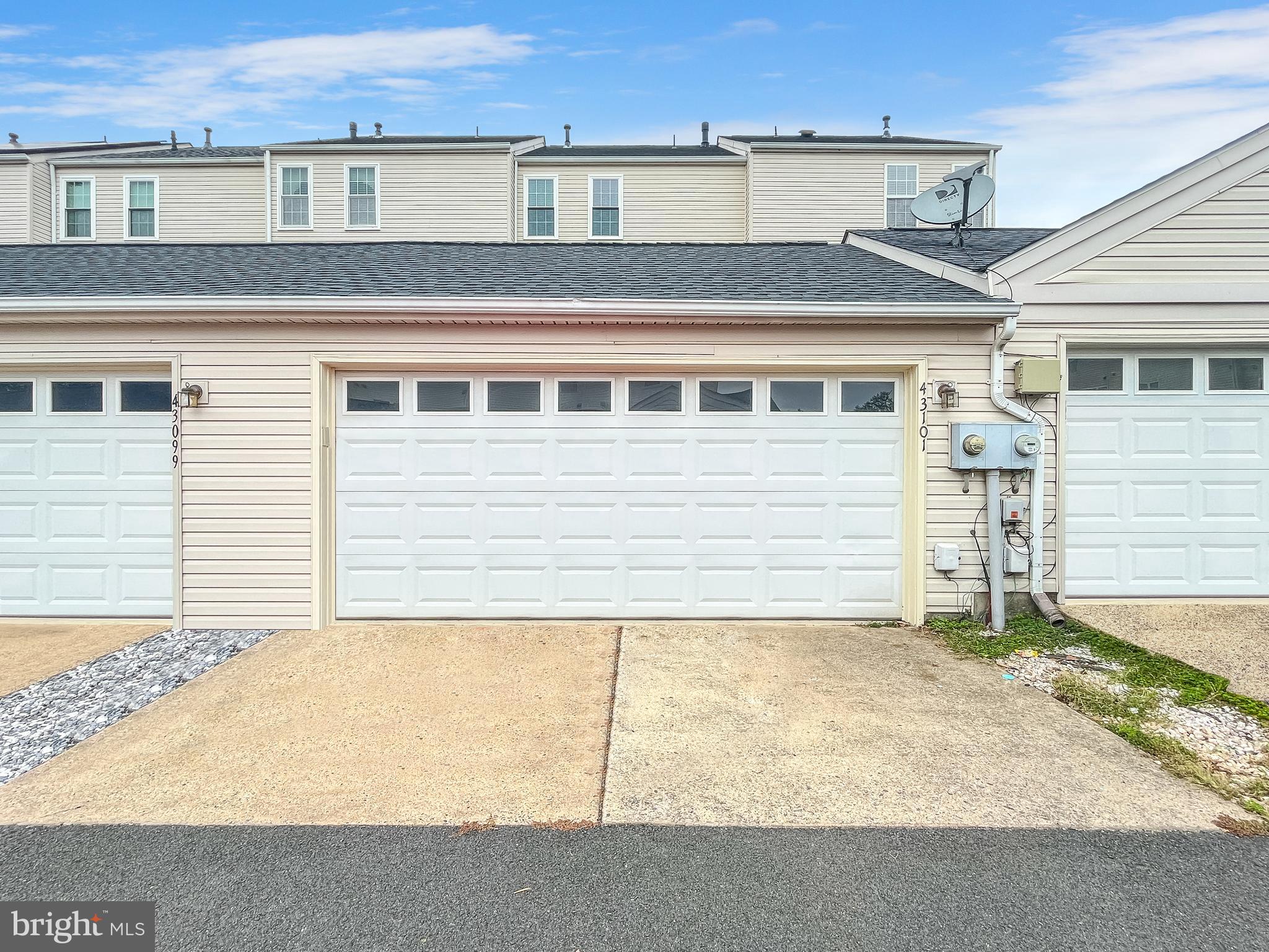 SOUTH RIDING - Residential