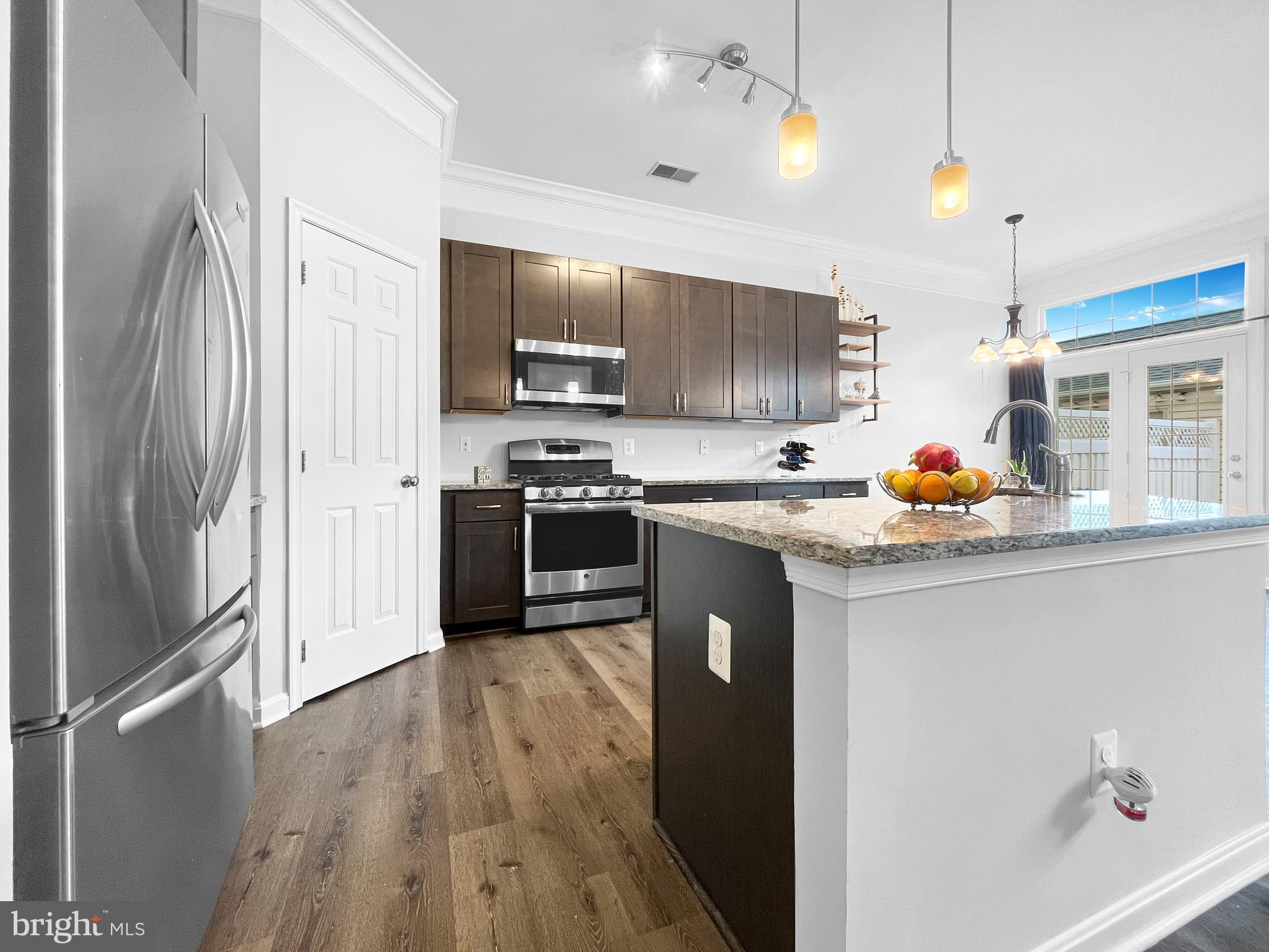 SOUTH RIDING - Residential