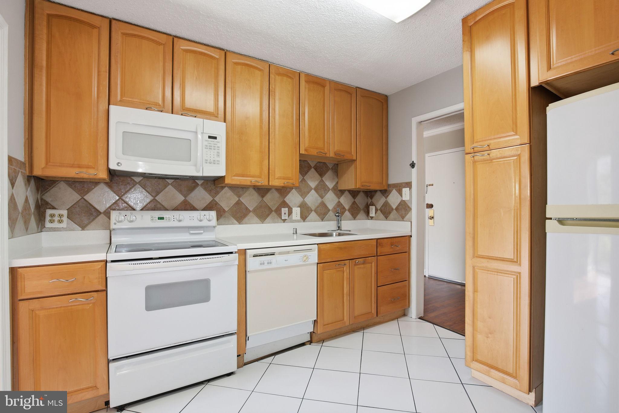 2300 PIMMIT DRIVE 7-713