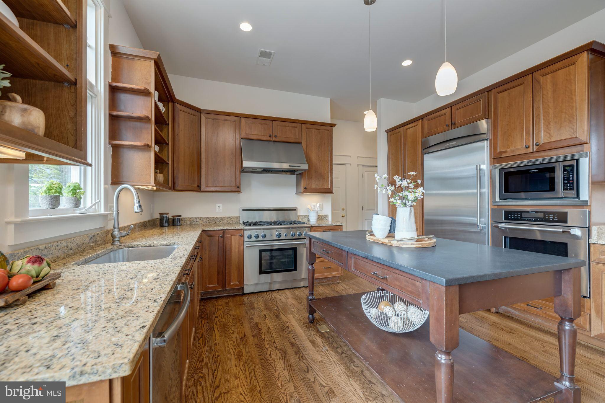 MAYWOOD - Residential