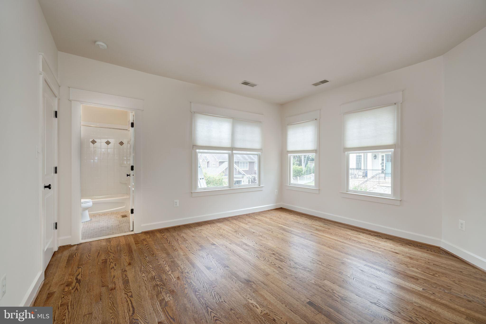 MAYWOOD - Residential