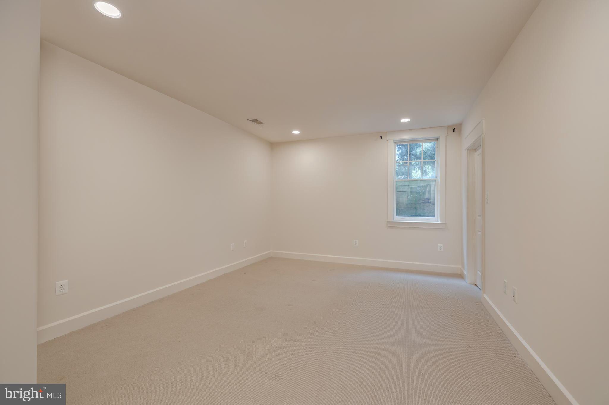 MAYWOOD - Residential