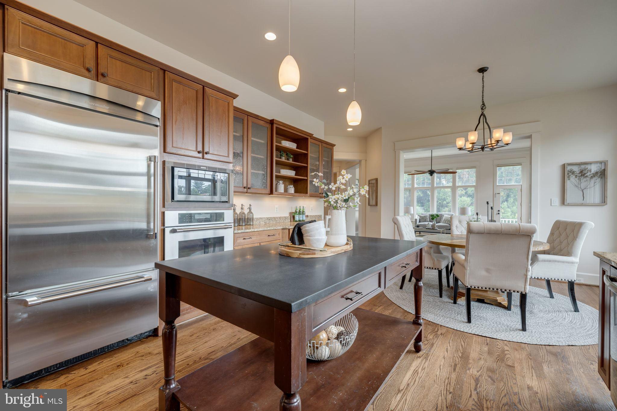 MAYWOOD - Residential