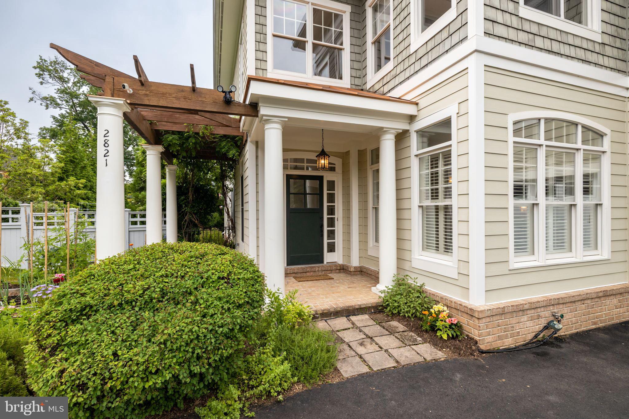 MAYWOOD - Residential