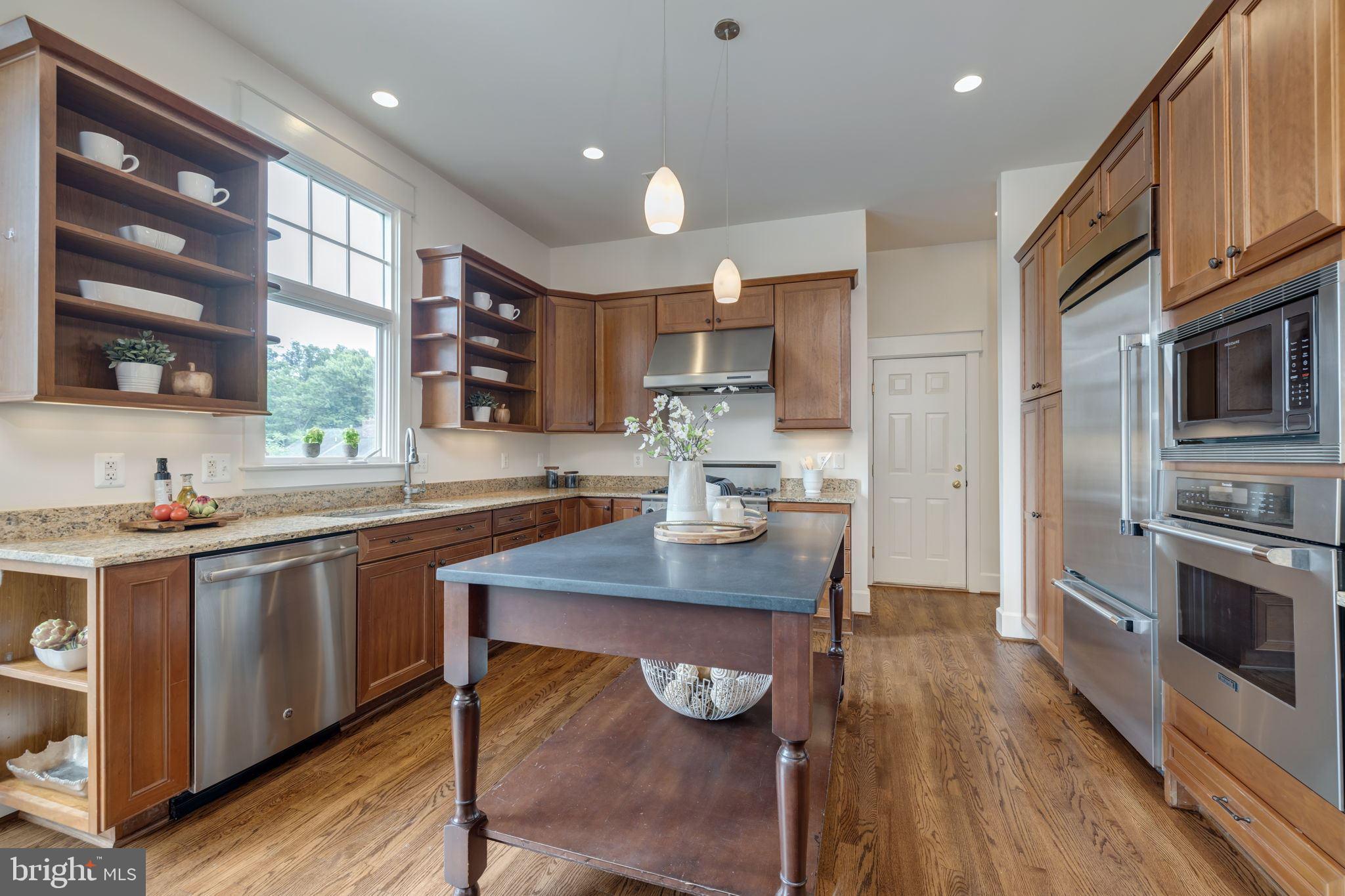 MAYWOOD - Residential