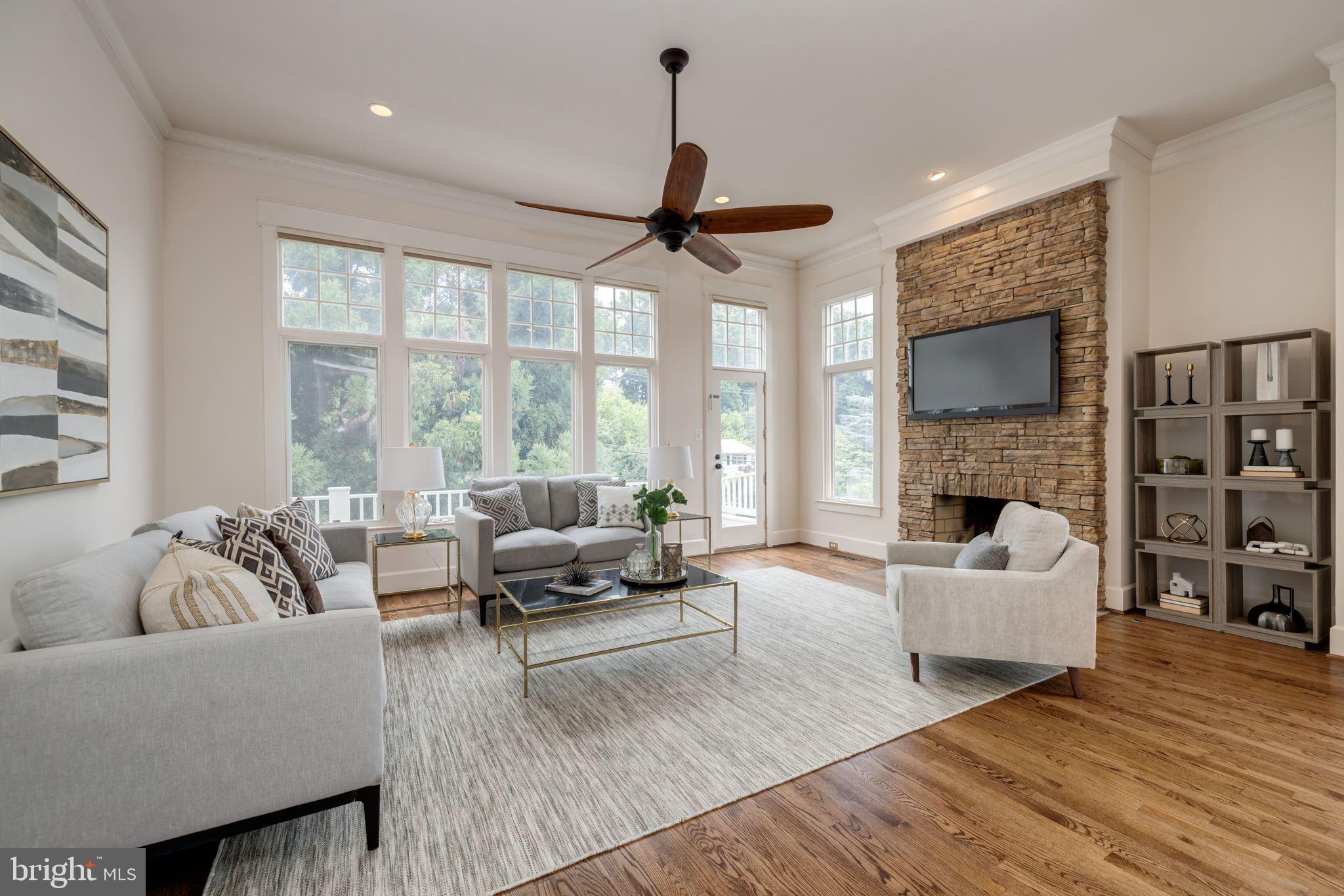 MAYWOOD - Residential