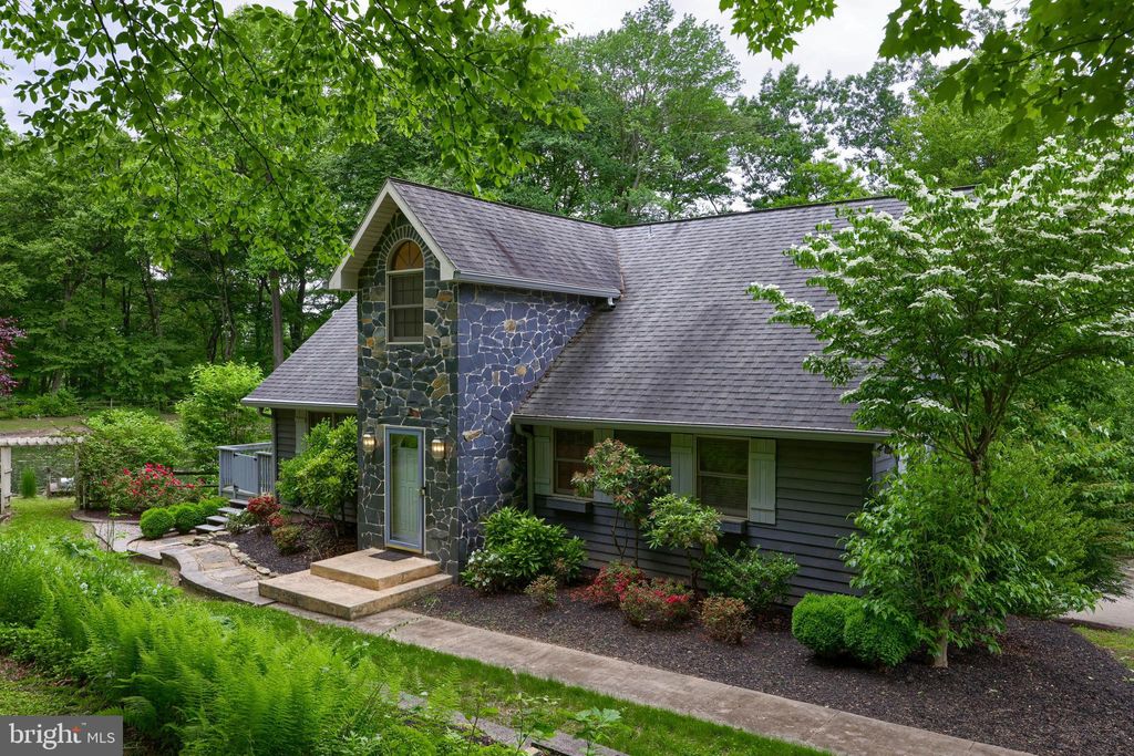 Photo of 46 Hollow Woods Drive, Pequea, PA 17565 (MLS # PALA2051740)