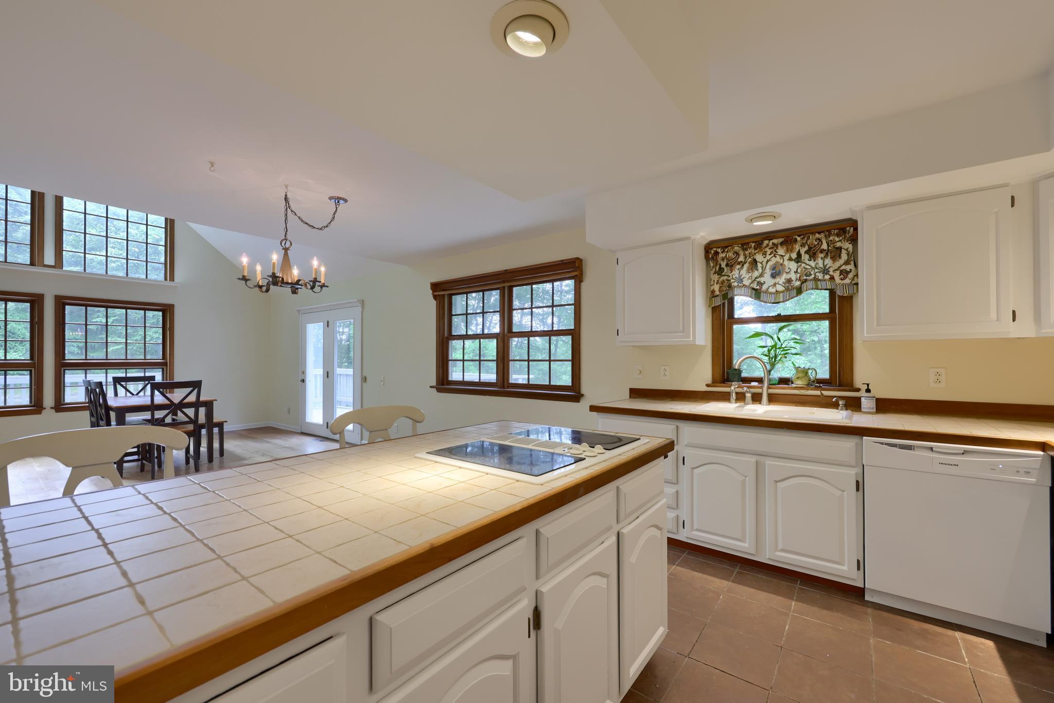 LAKEWOOD ESTATES - Residential