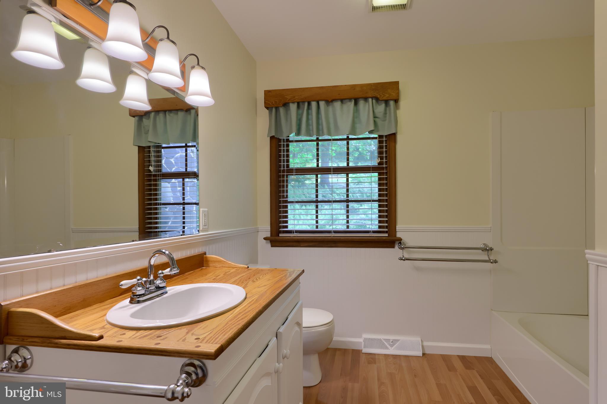 LAKEWOOD ESTATES - Residential