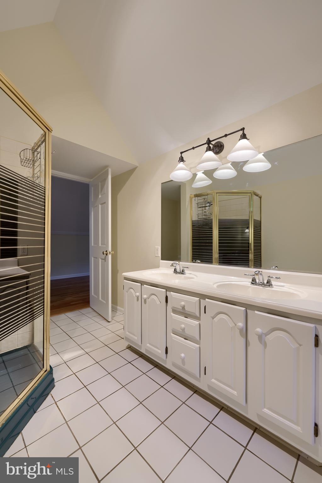 LAKEWOOD ESTATES - Residential