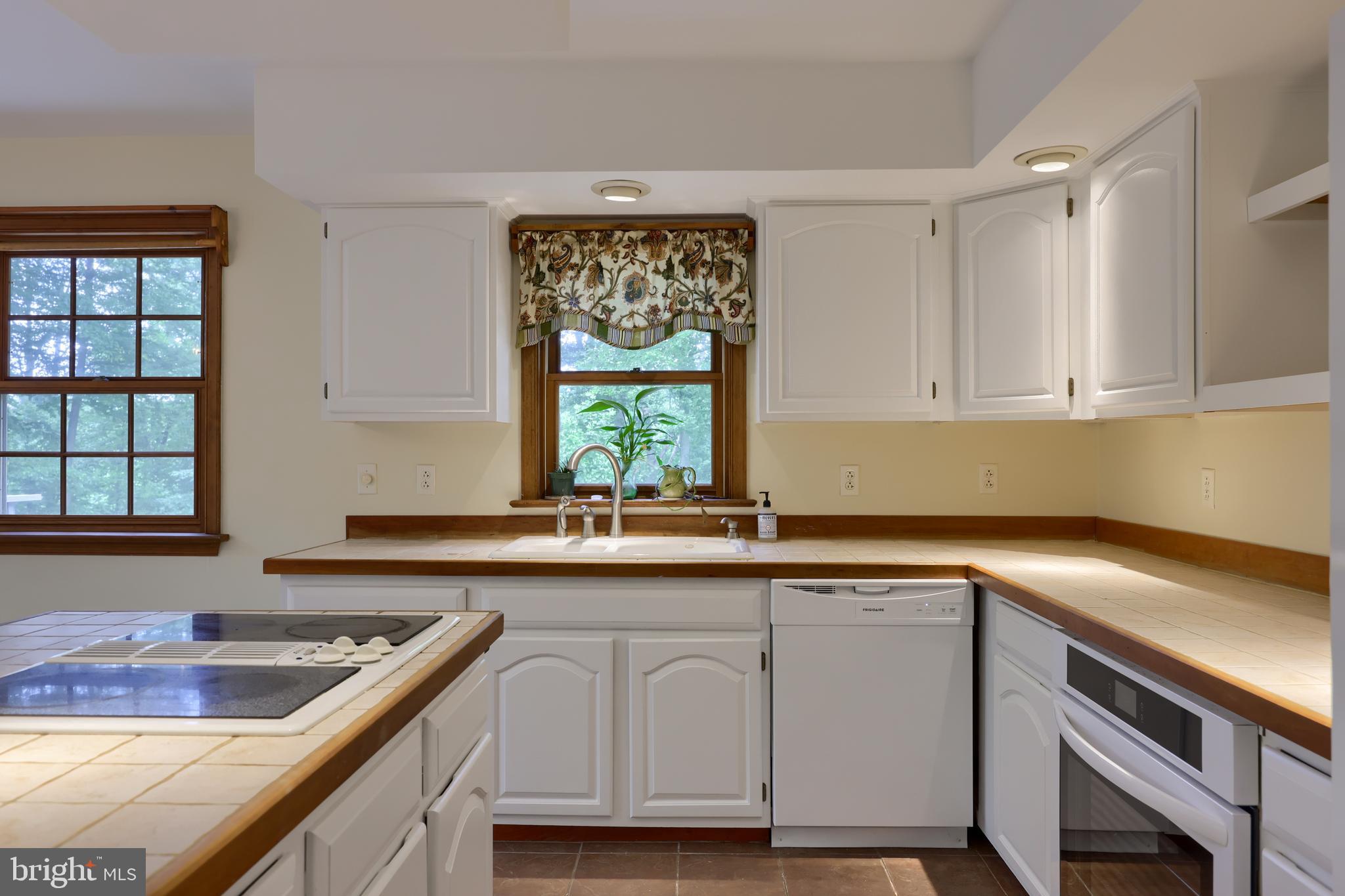 LAKEWOOD ESTATES - Residential