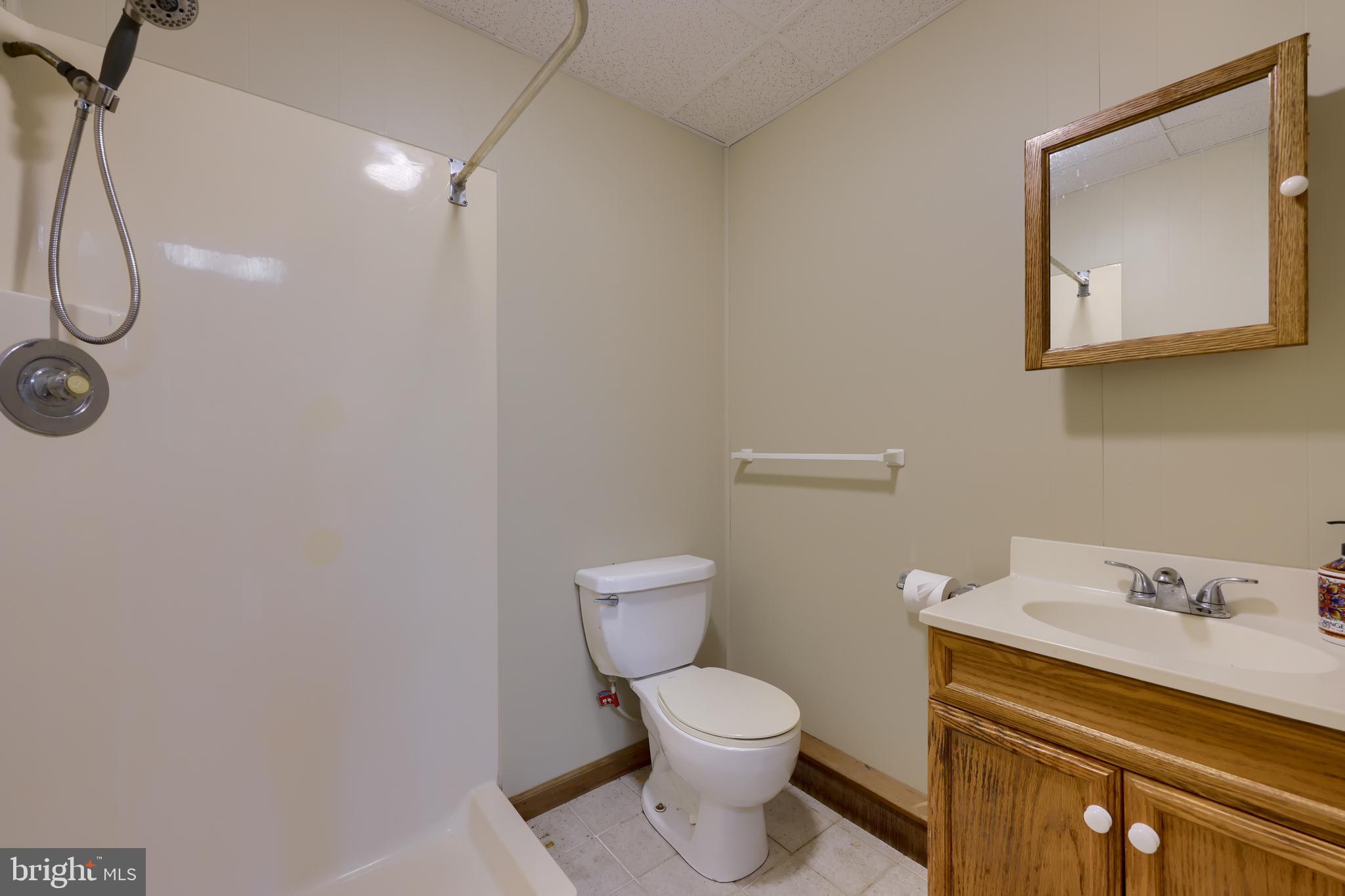 LAKEWOOD ESTATES - Residential