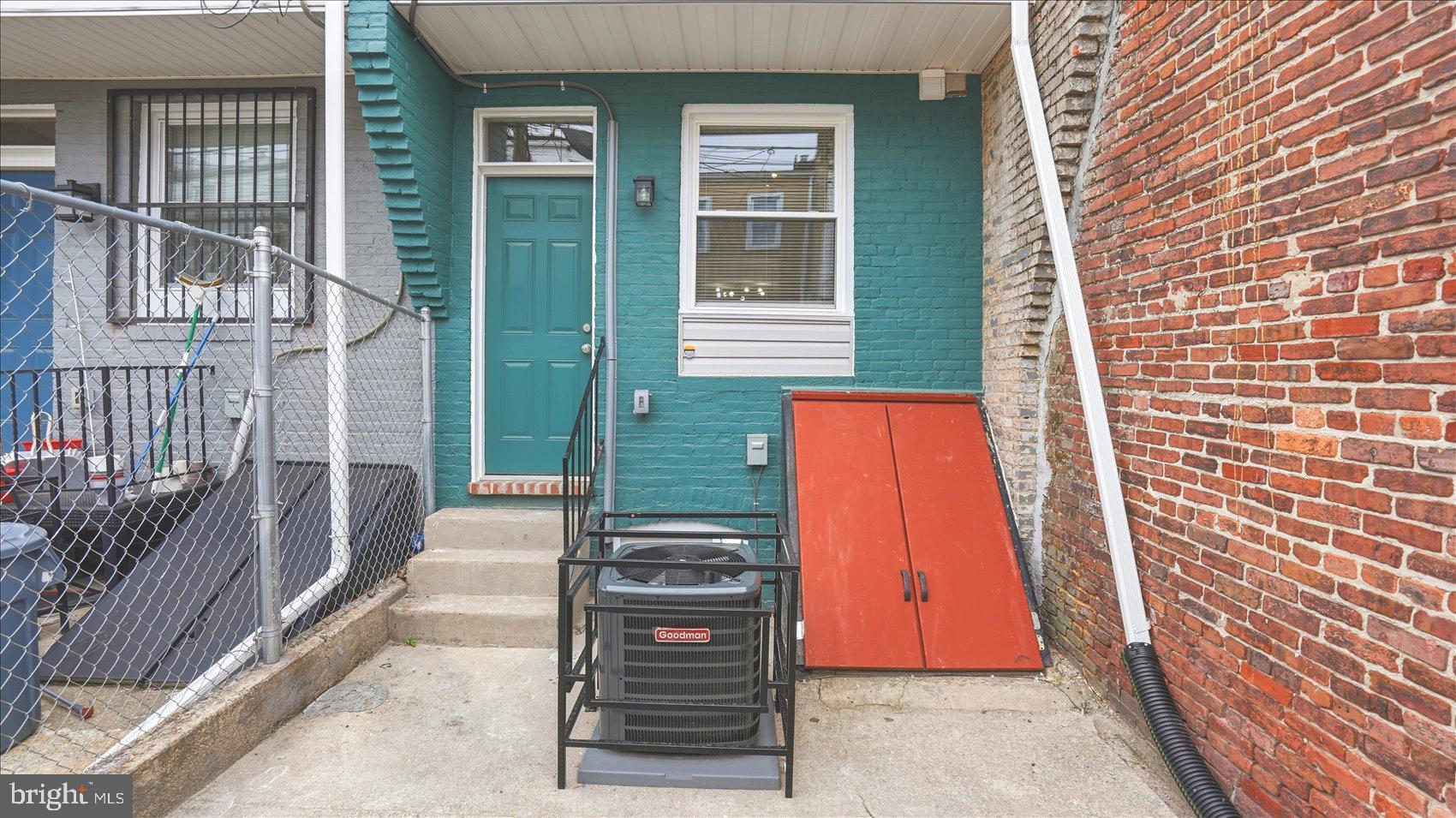 ELWOOD PARK - Residential