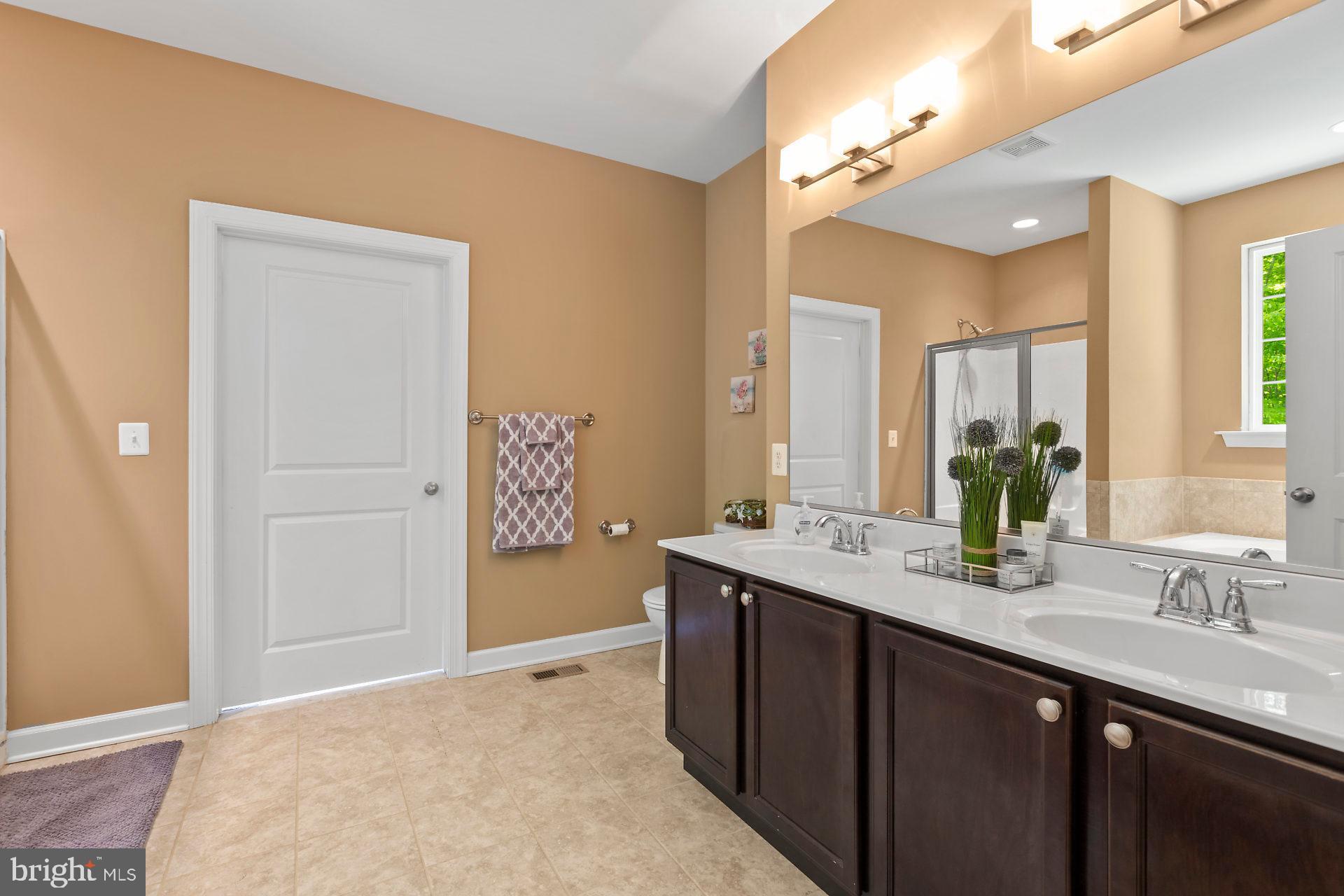 HOLLYBROOK FARM SUB - Residential