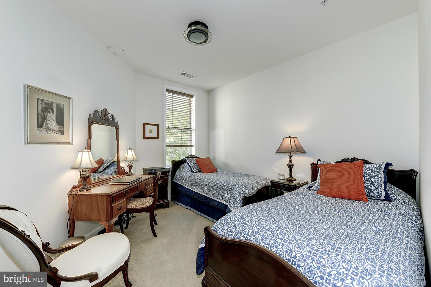 CAMERON STATION - Residential Lease