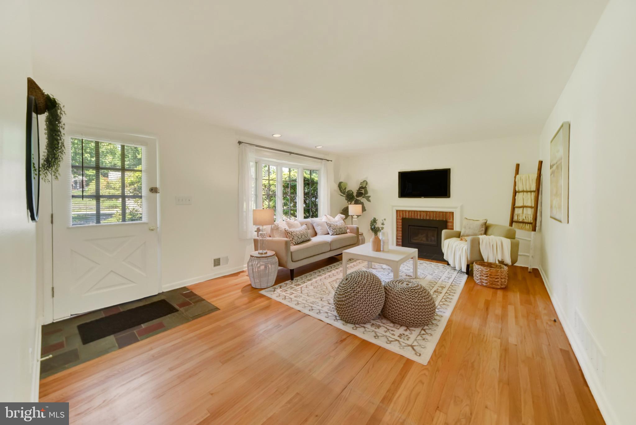 TEN HILLS - Residential