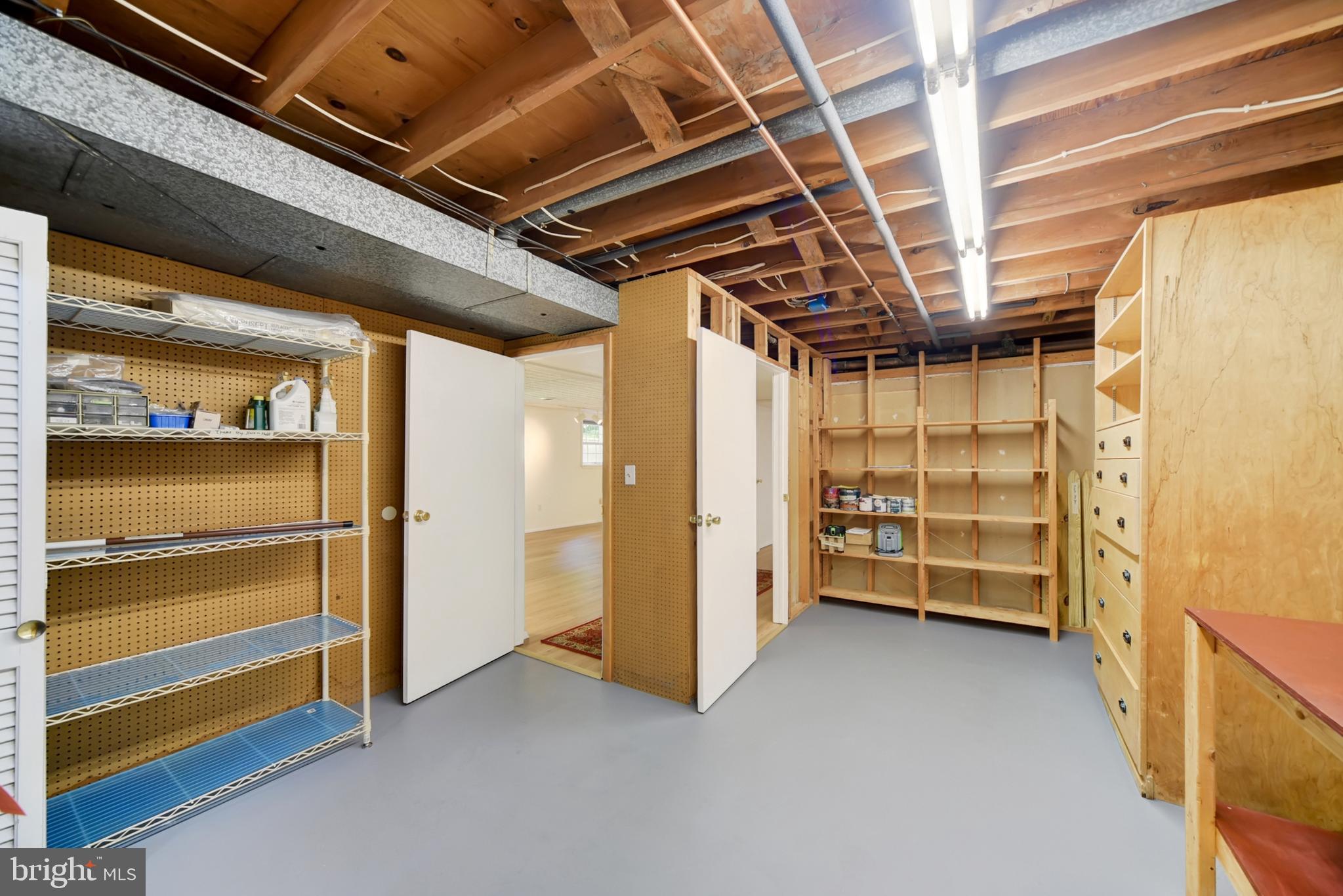 TEN HILLS - Residential