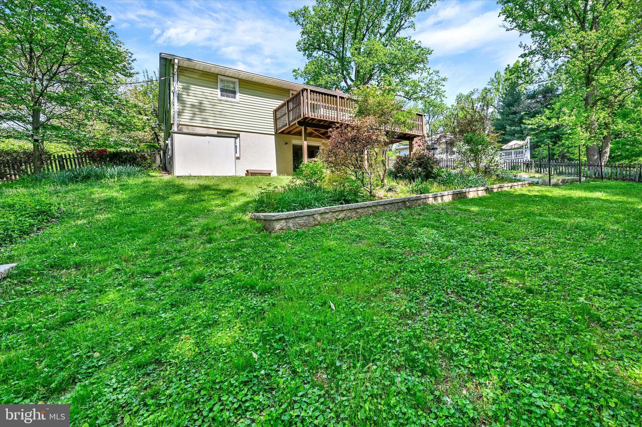 TEN HILLS - Residential