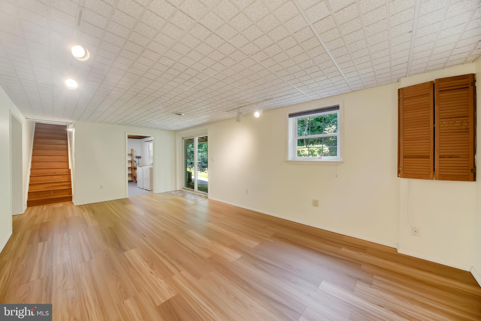 TEN HILLS - Residential