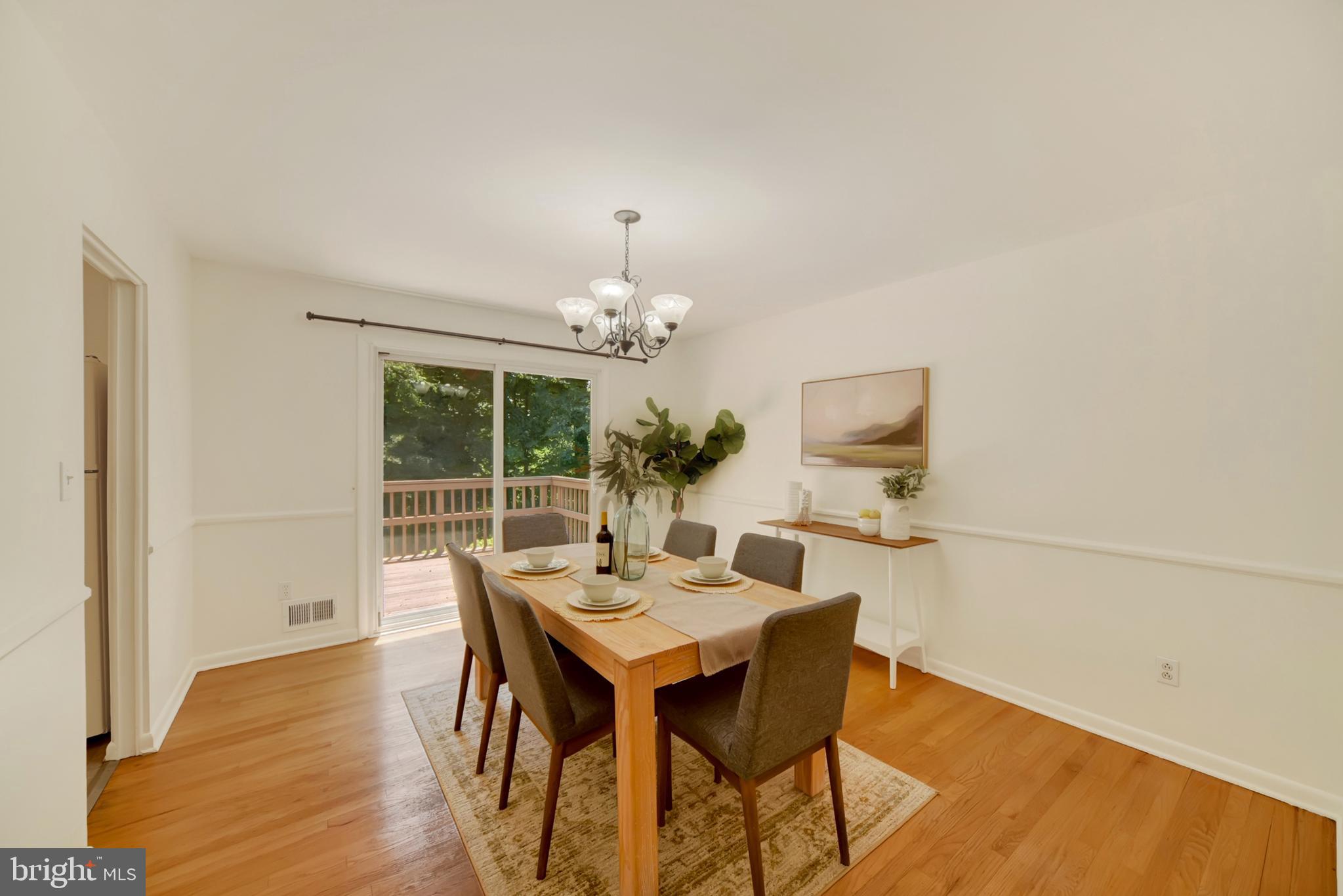 TEN HILLS - Residential