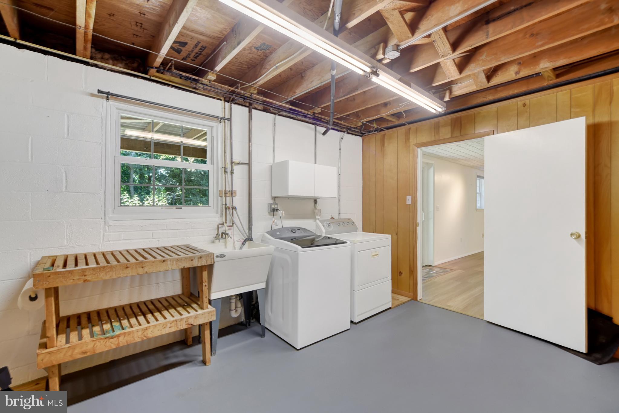 TEN HILLS - Residential
