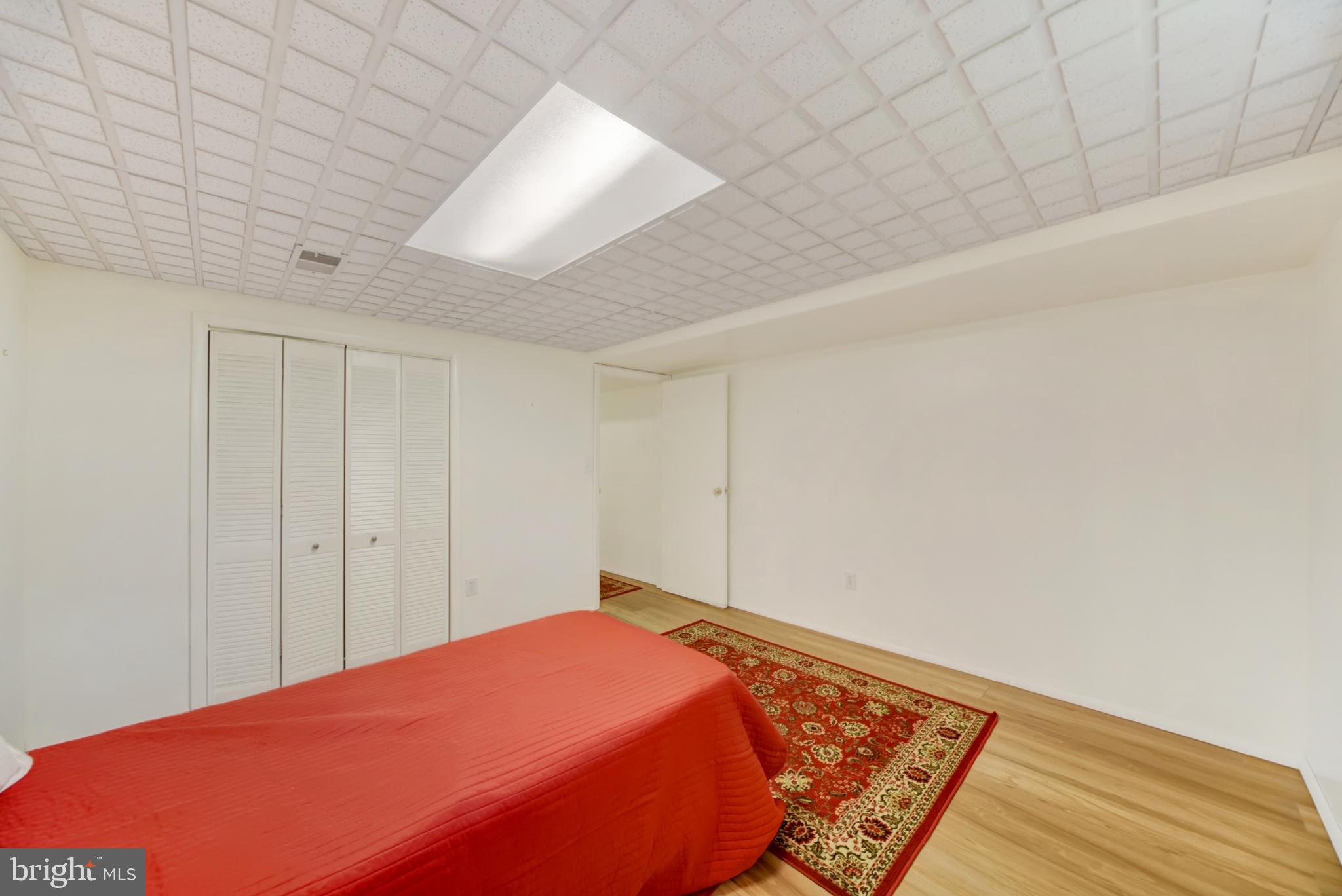 TEN HILLS - Residential
