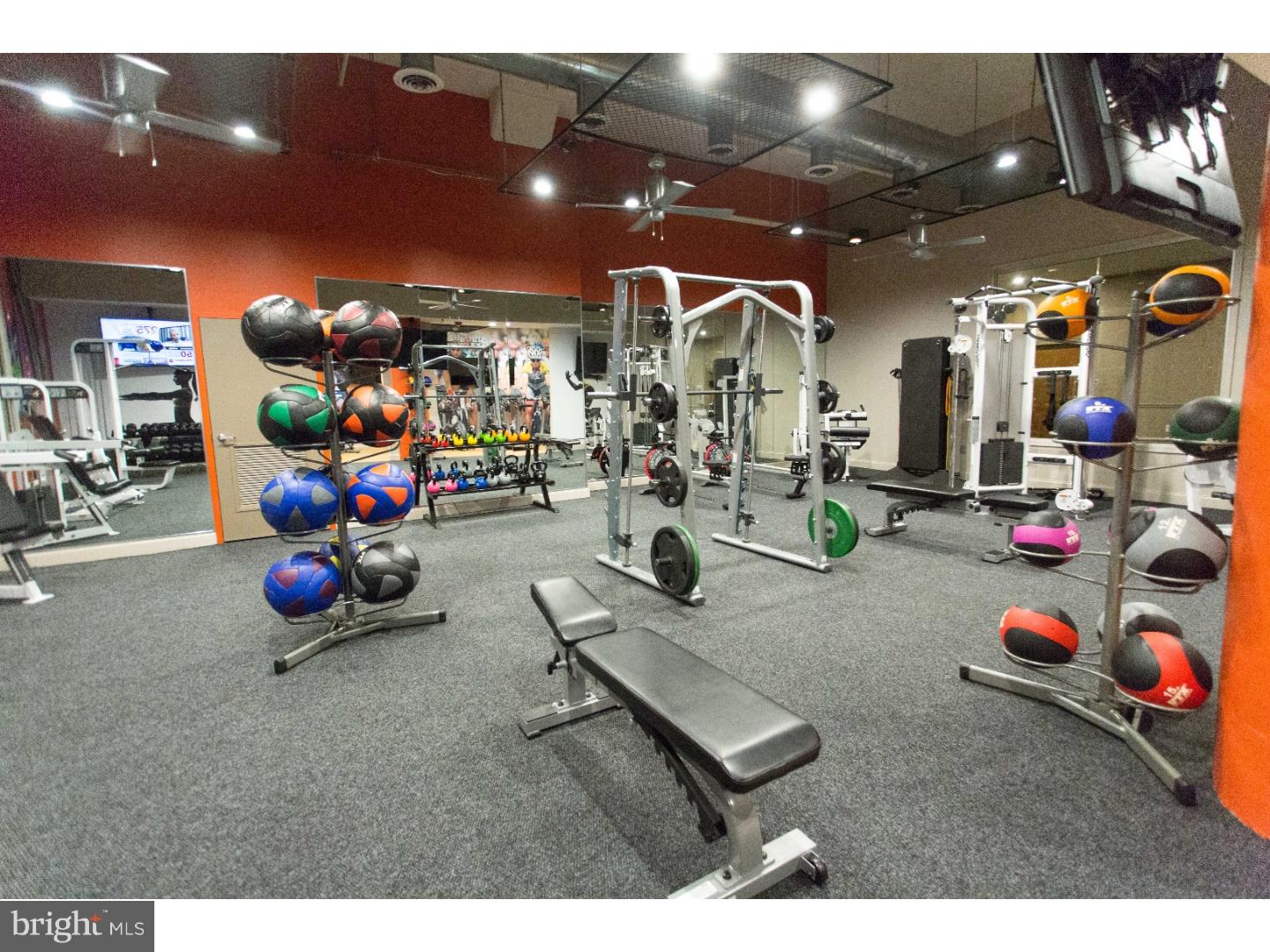 CHINATOWN - Residential Lease