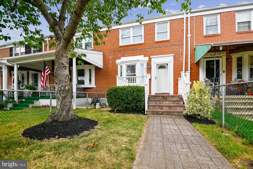 READY TO MOVE IN!!  Fully remodeled property featuring 3 bedrooms and 3 bathrooms. Recessed lights all around the house. Both bedrooms upstairs are spacious and have their own updated full bathrooms. Open concept kitchen with freshly painted white cabinets. Basement is completely remodeled. The Water heater and furnace were replaced not long ago. The roof is less than 5 years old!!