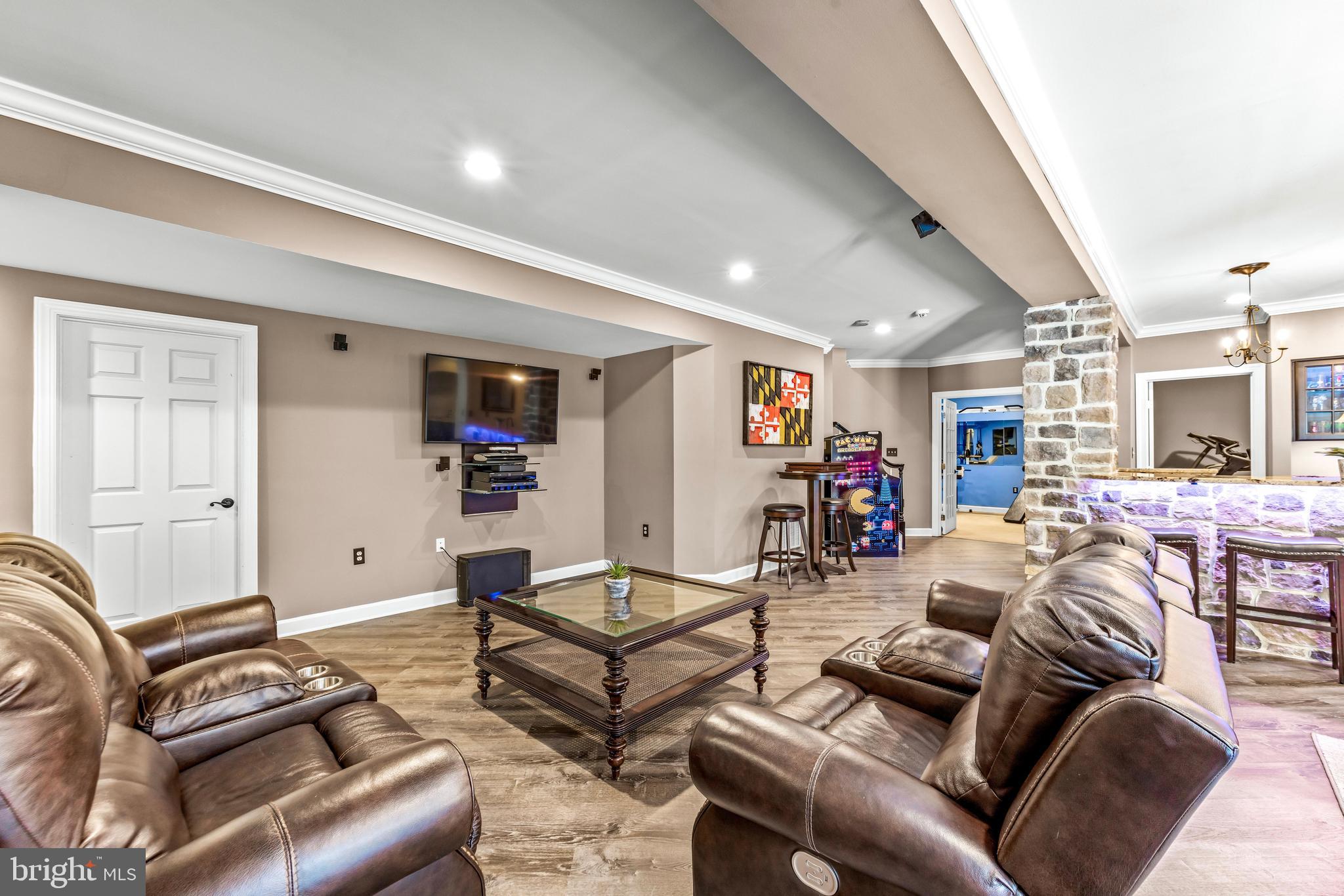 LAKE FOREST - Residential