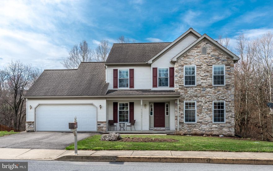 Well maintained home in a great neighborhood Akron boro. Lots of home for the $.