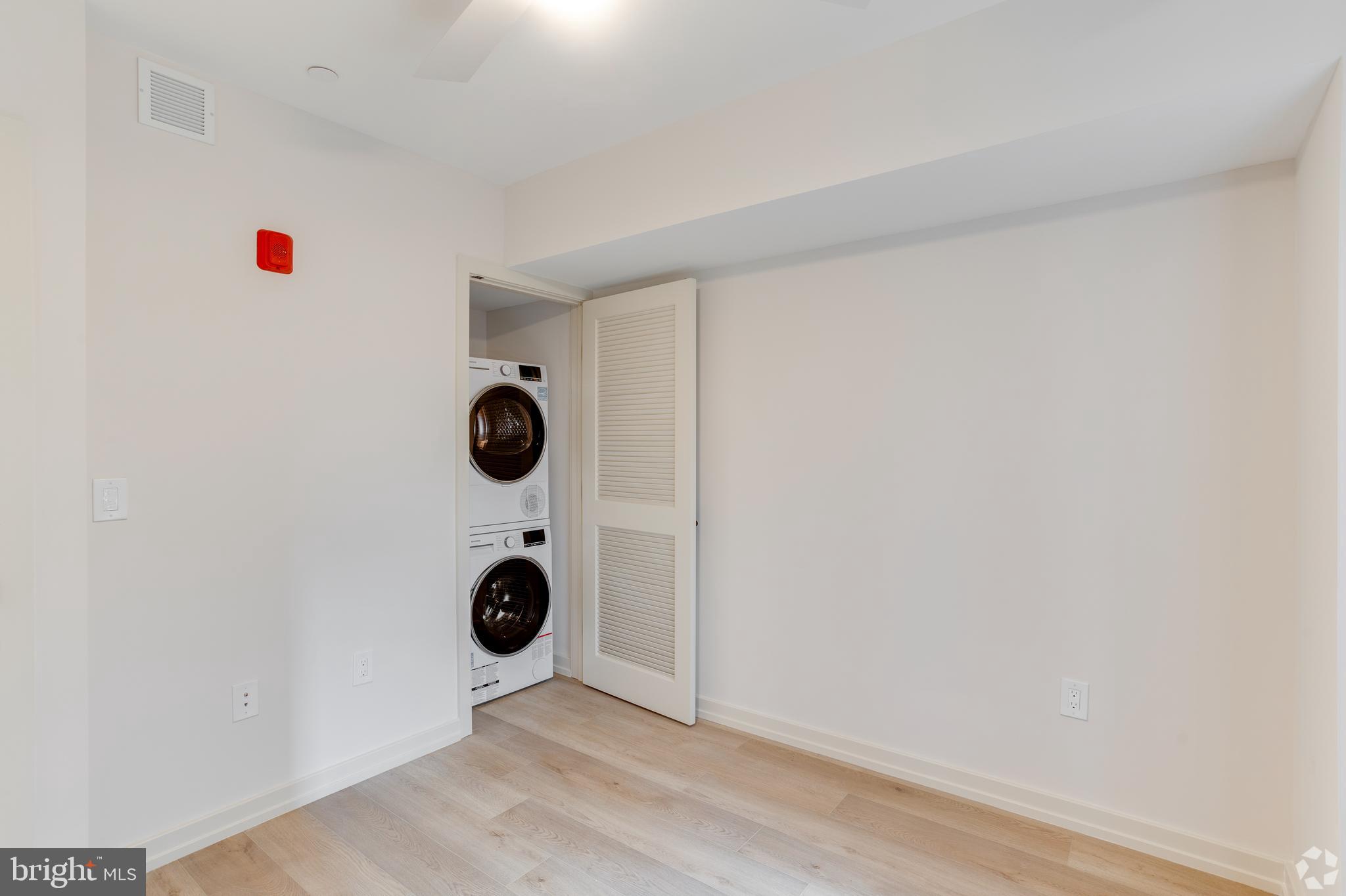 NORRIS SQUARE - Residential Lease