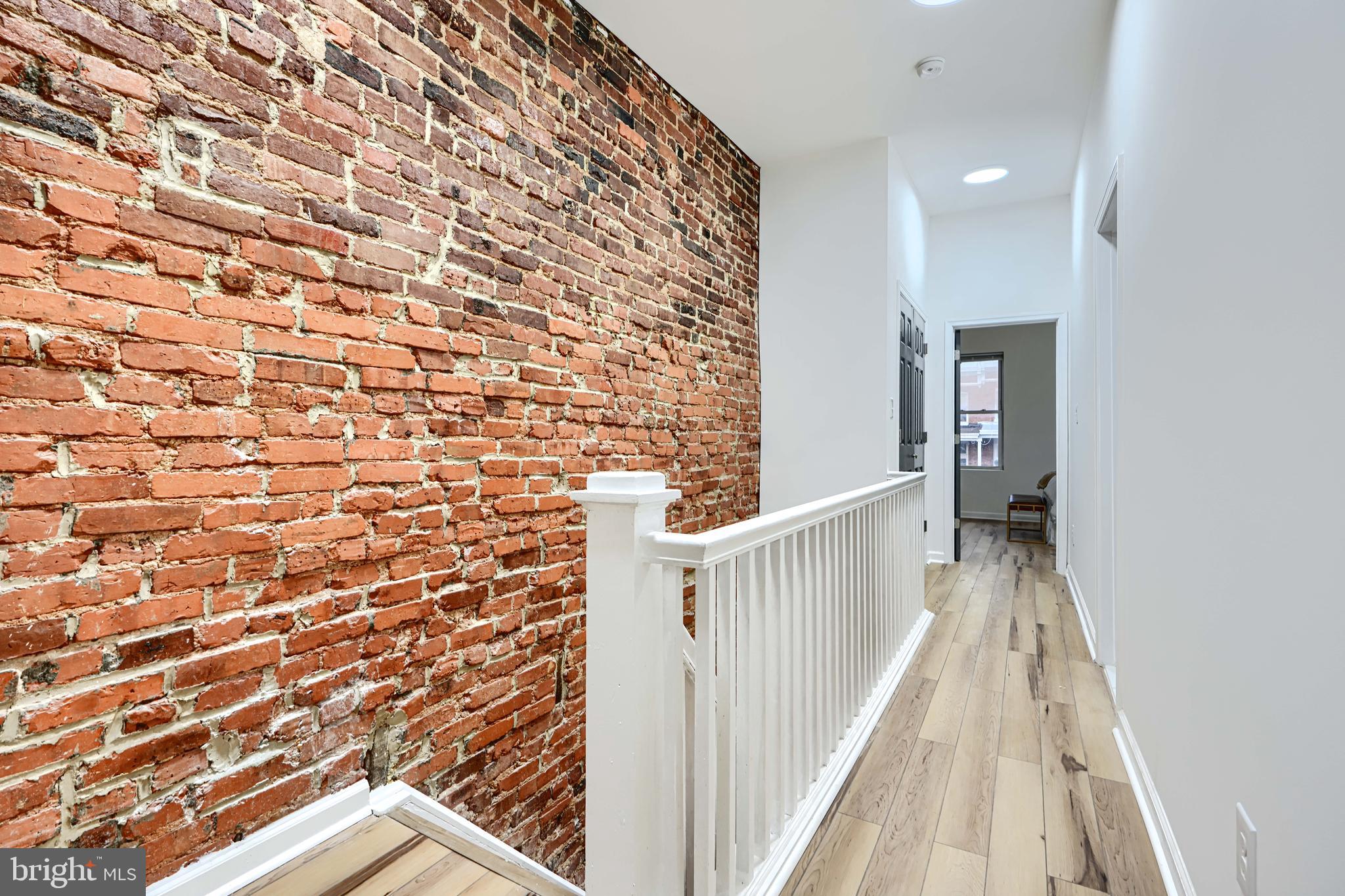 MONTEBELLO LAKE - Residential