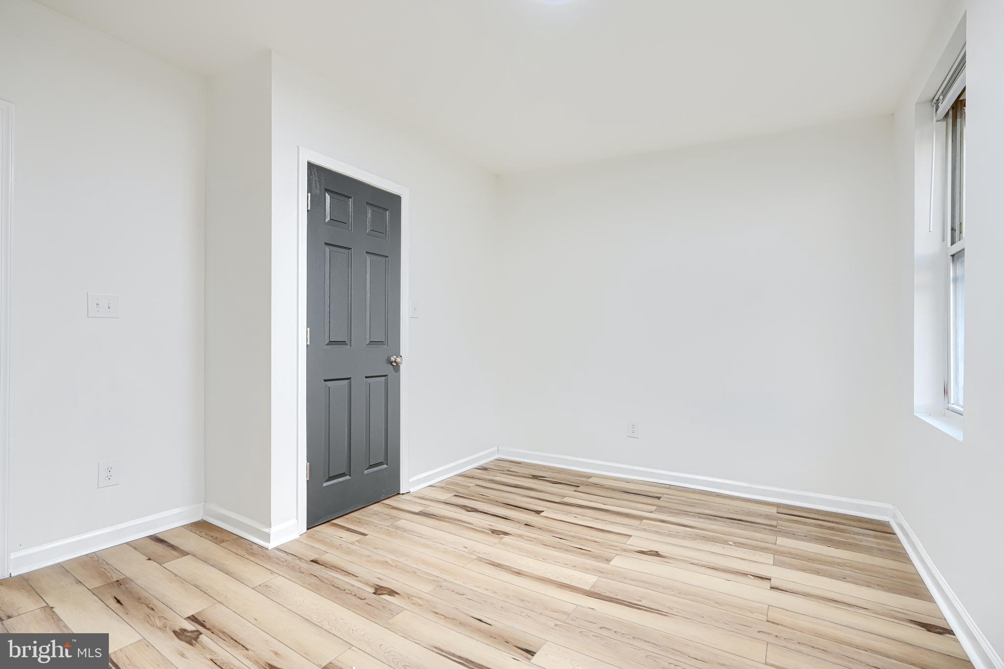 MONTEBELLO LAKE - Residential