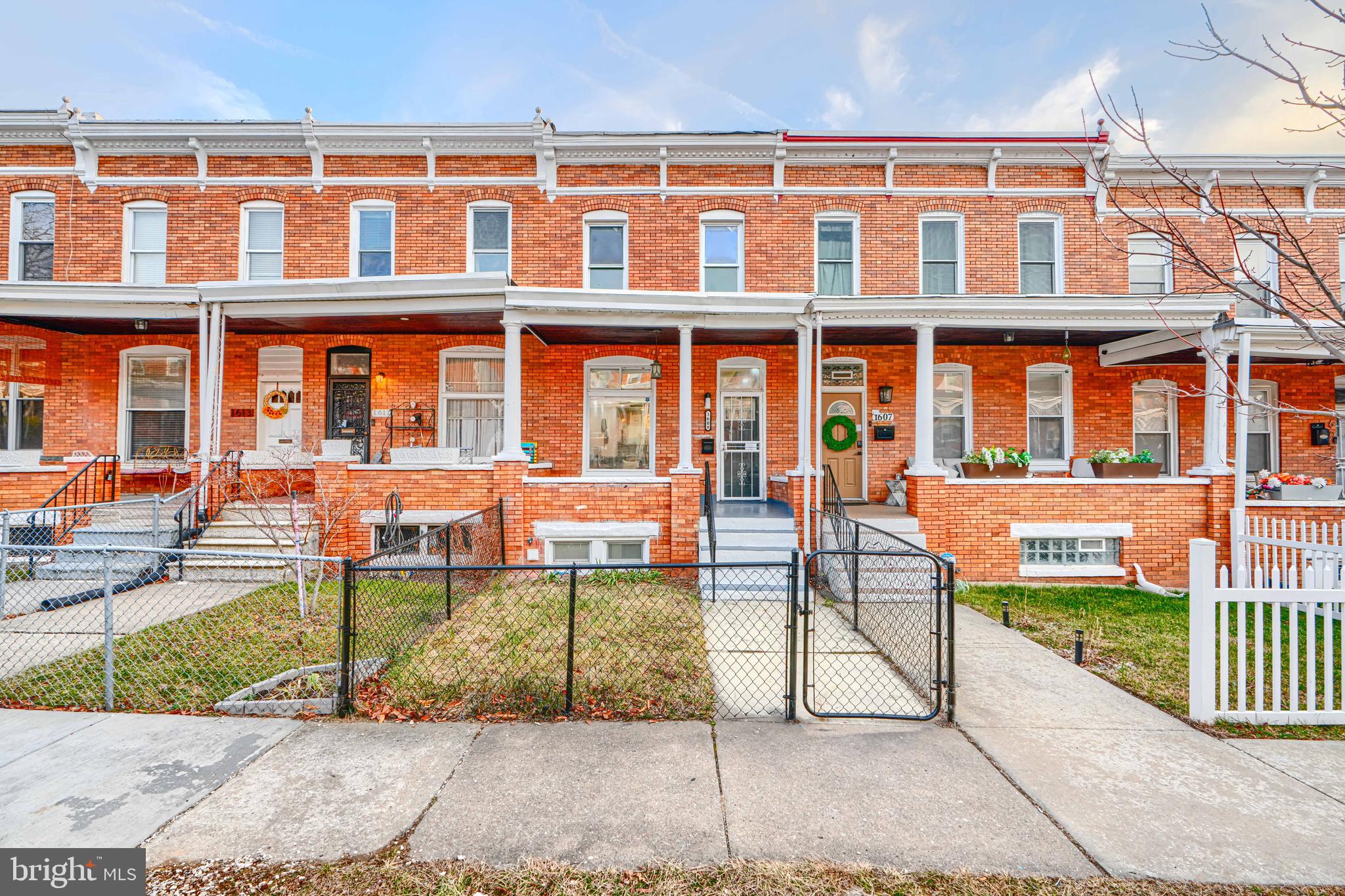 MONTEBELLO LAKE - Residential