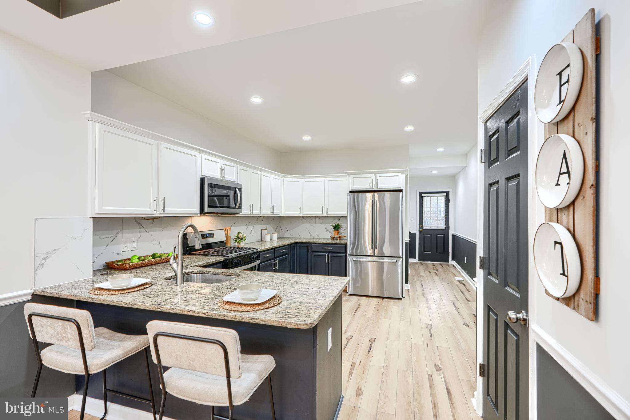 MONTEBELLO LAKE - Residential