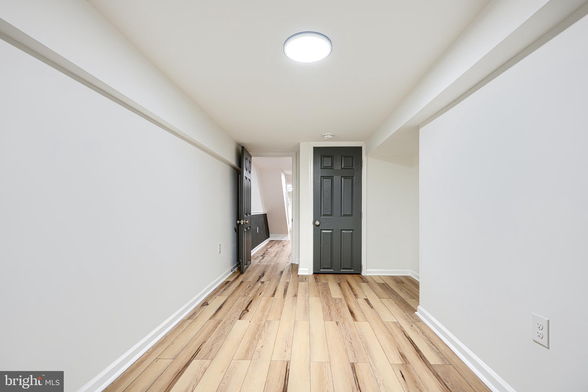 MONTEBELLO LAKE - Residential