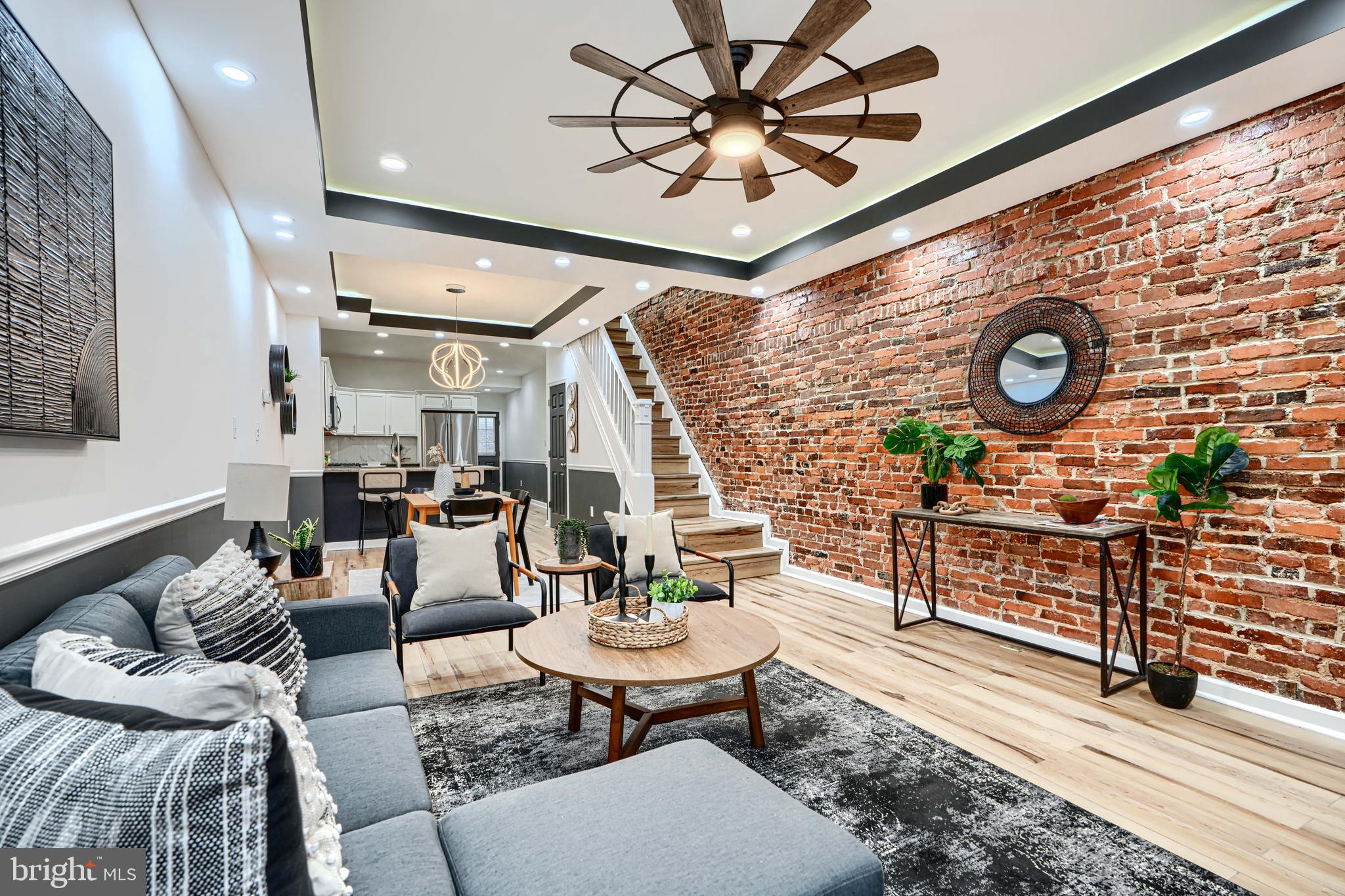 MONTEBELLO LAKE - Residential