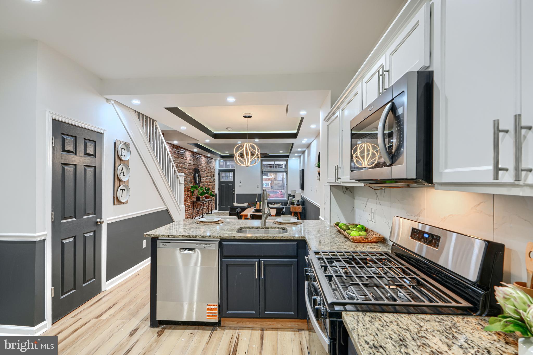 MONTEBELLO LAKE - Residential