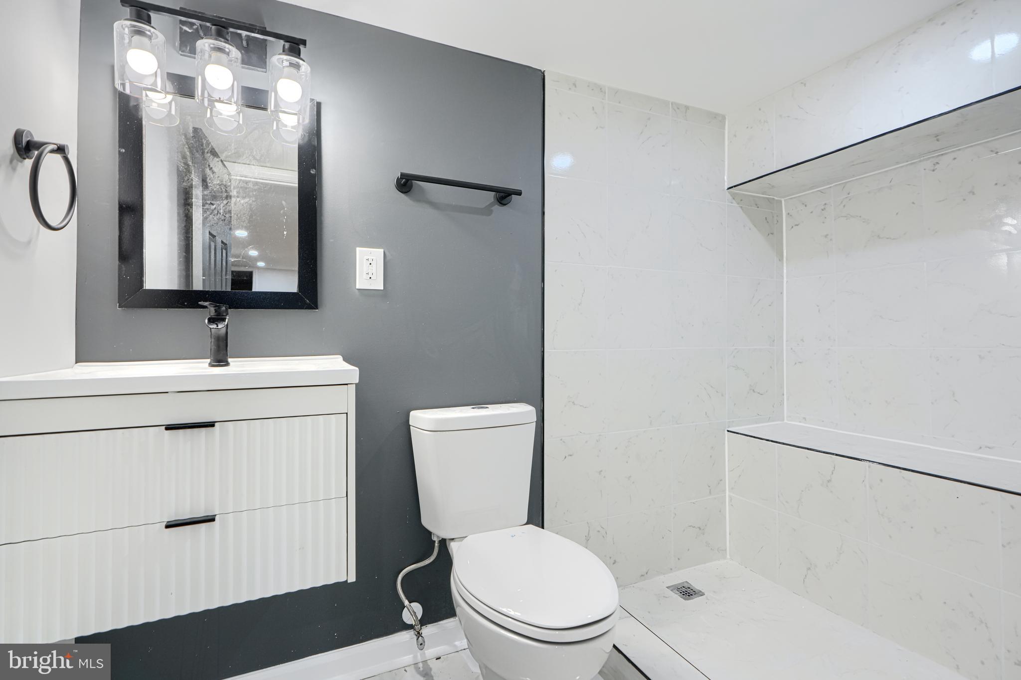 MONTEBELLO LAKE - Residential