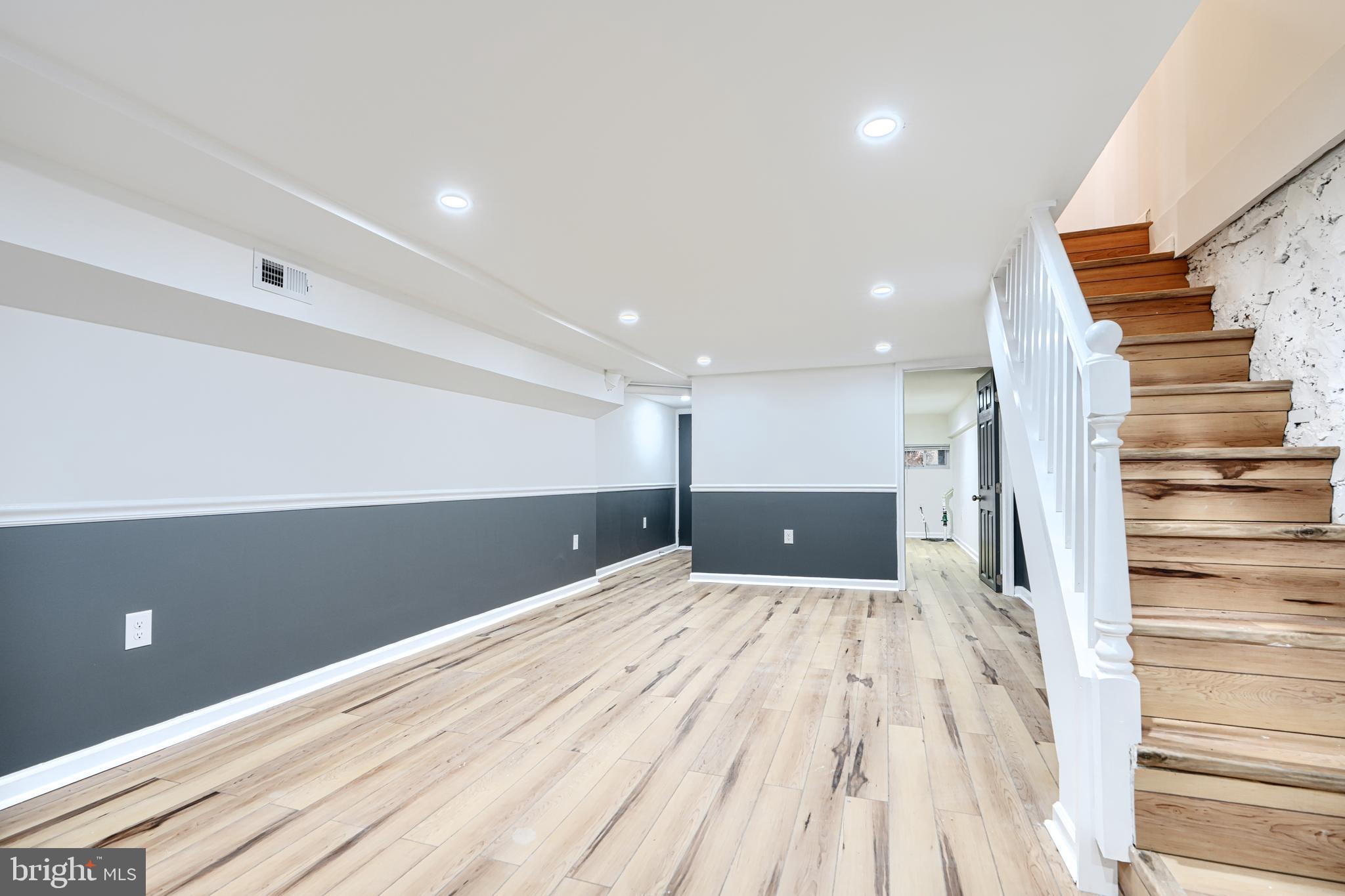 MONTEBELLO LAKE - Residential