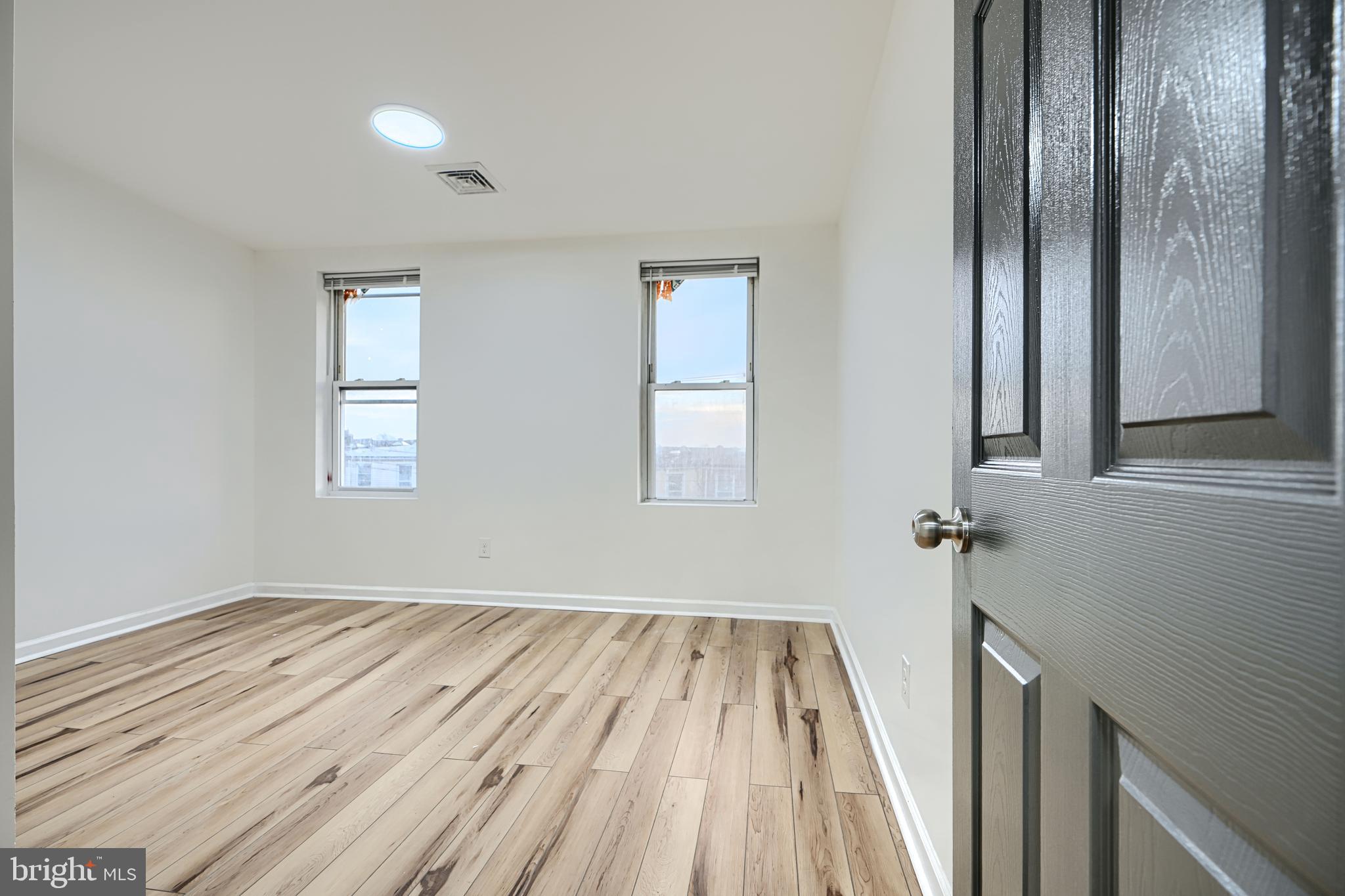 MONTEBELLO LAKE - Residential