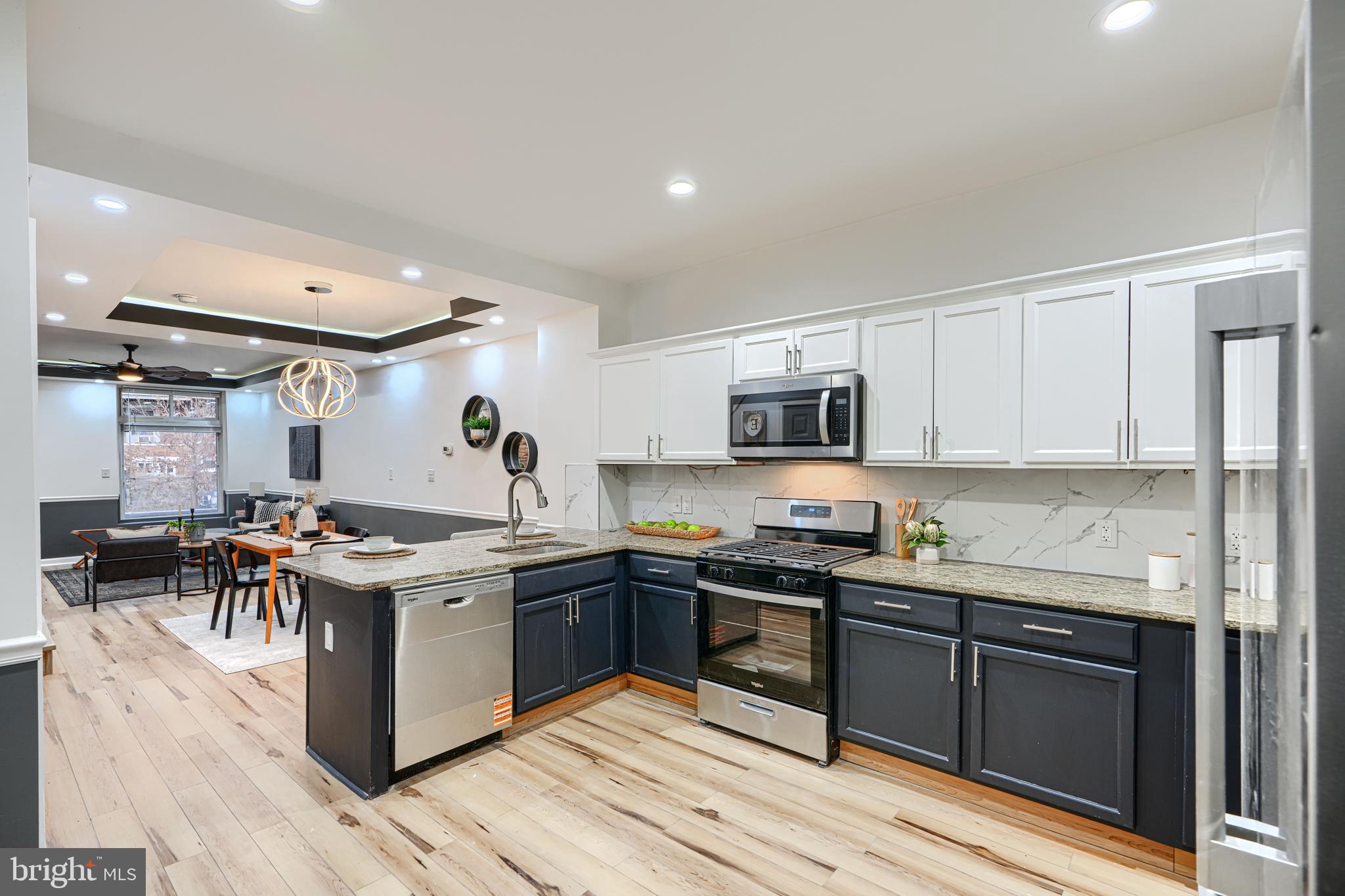 MONTEBELLO LAKE - Residential