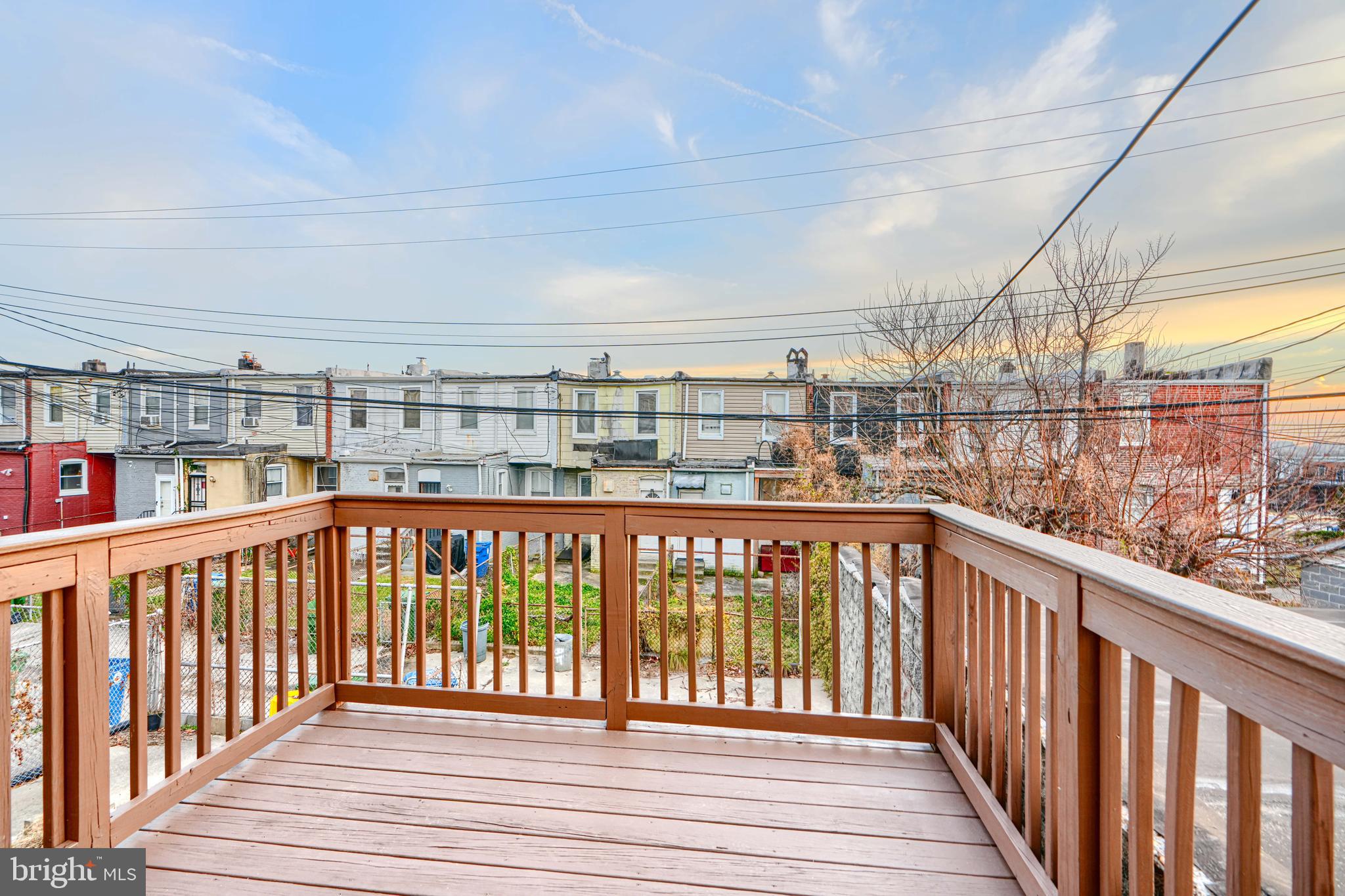 MONTEBELLO LAKE - Residential