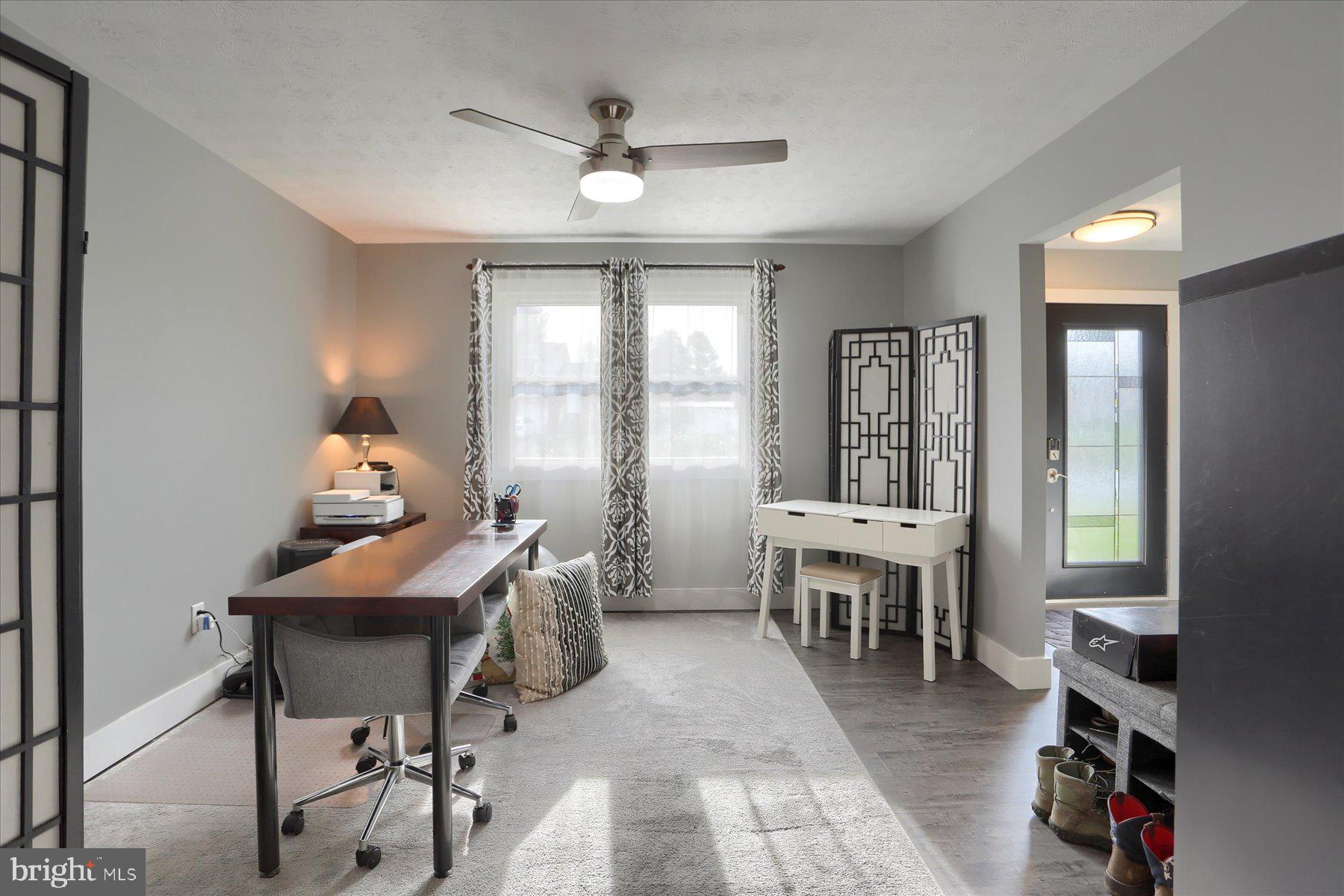 LONDONDERRY VILLAGE - Residential