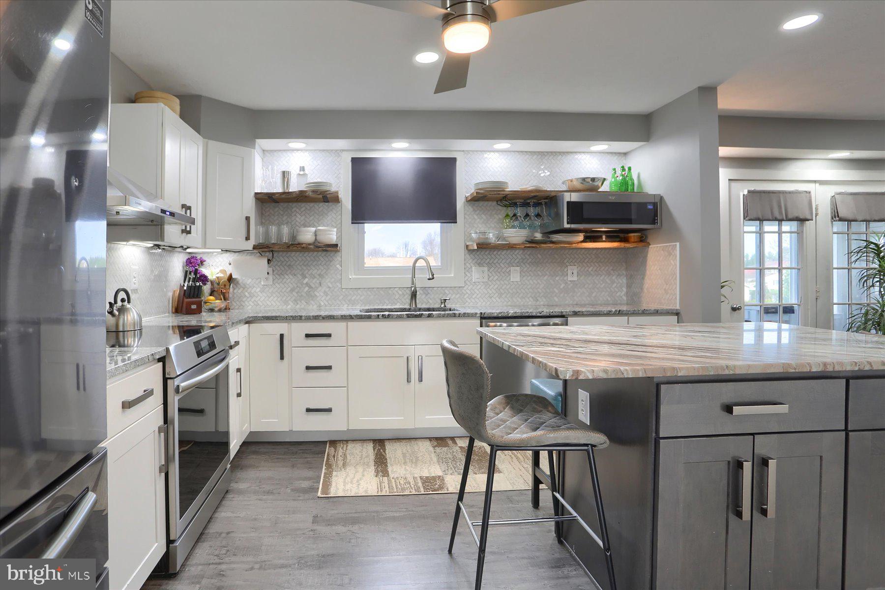 LONDONDERRY VILLAGE - Residential