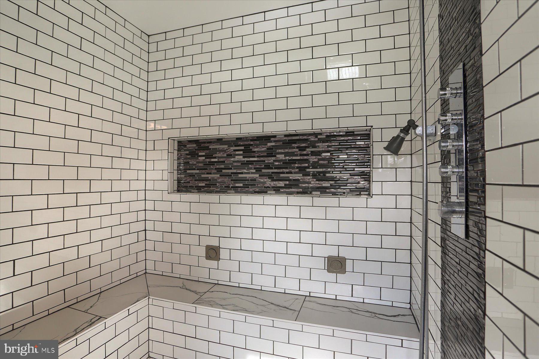 LONDONDERRY VILLAGE - Residential